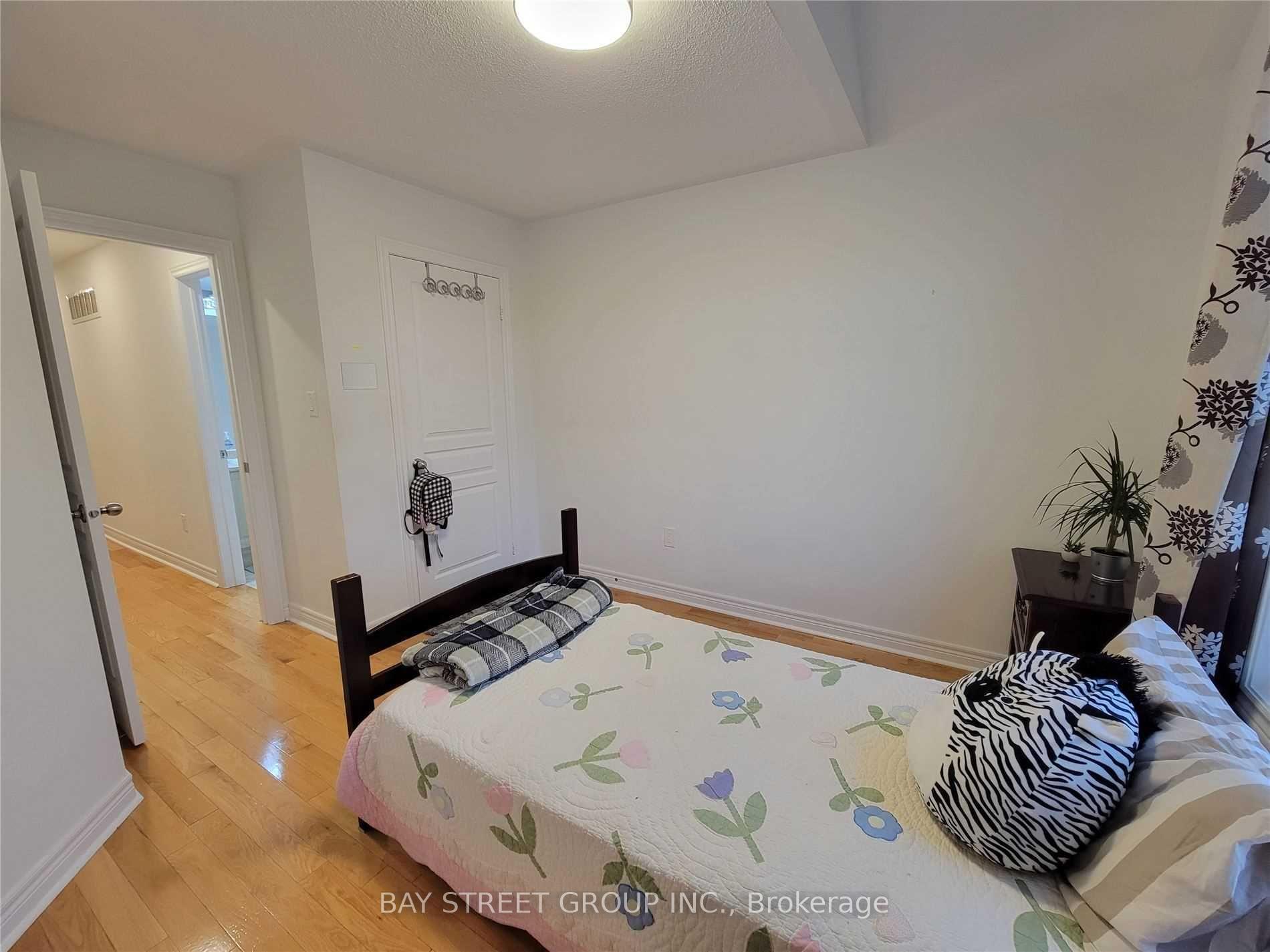 Photo 29 of 39 Foshan Avenue, Markham, Berczy — HOMEH