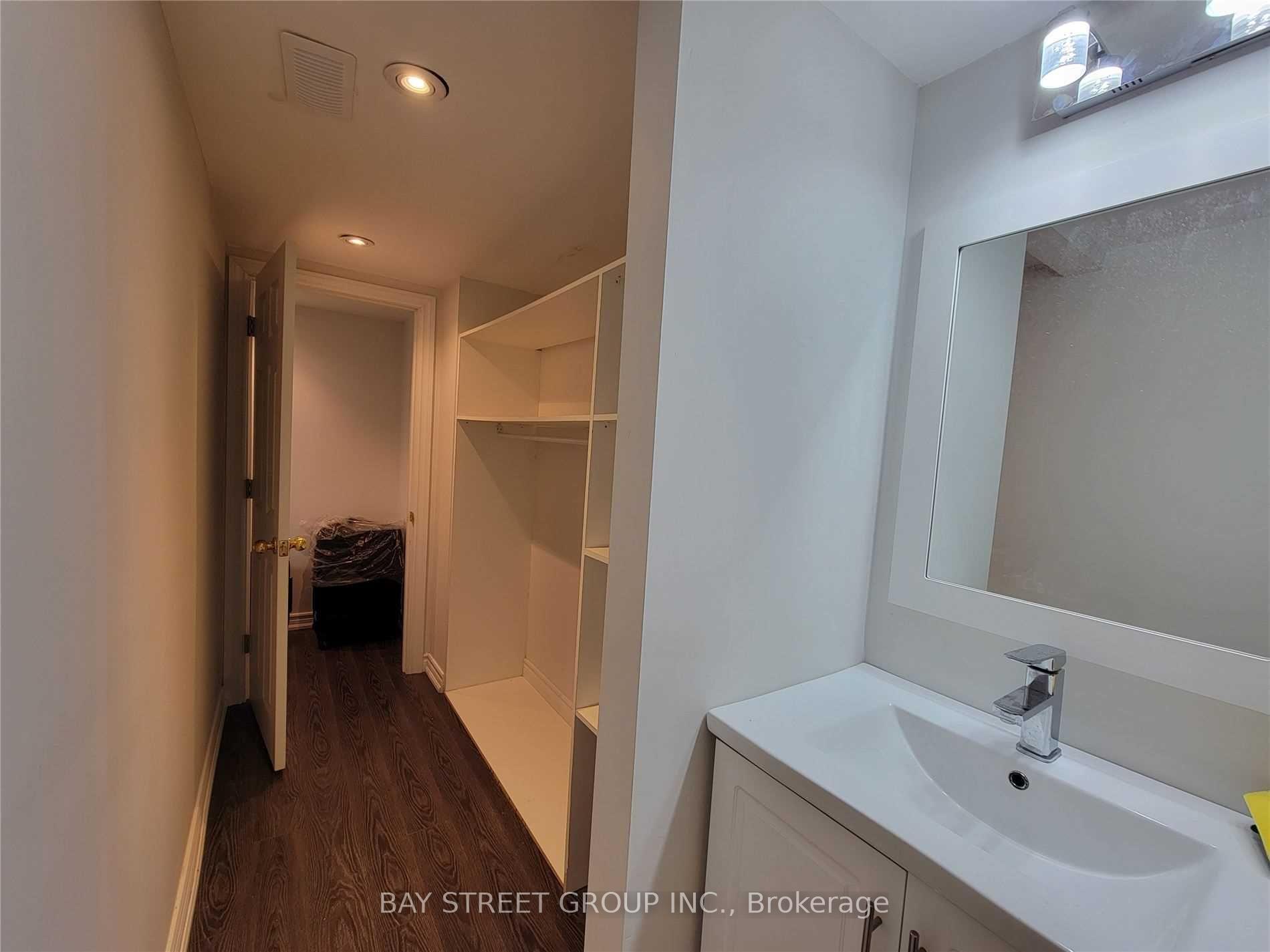 Photo 35 of 39 Foshan Avenue, Markham, Berczy — HOMEH