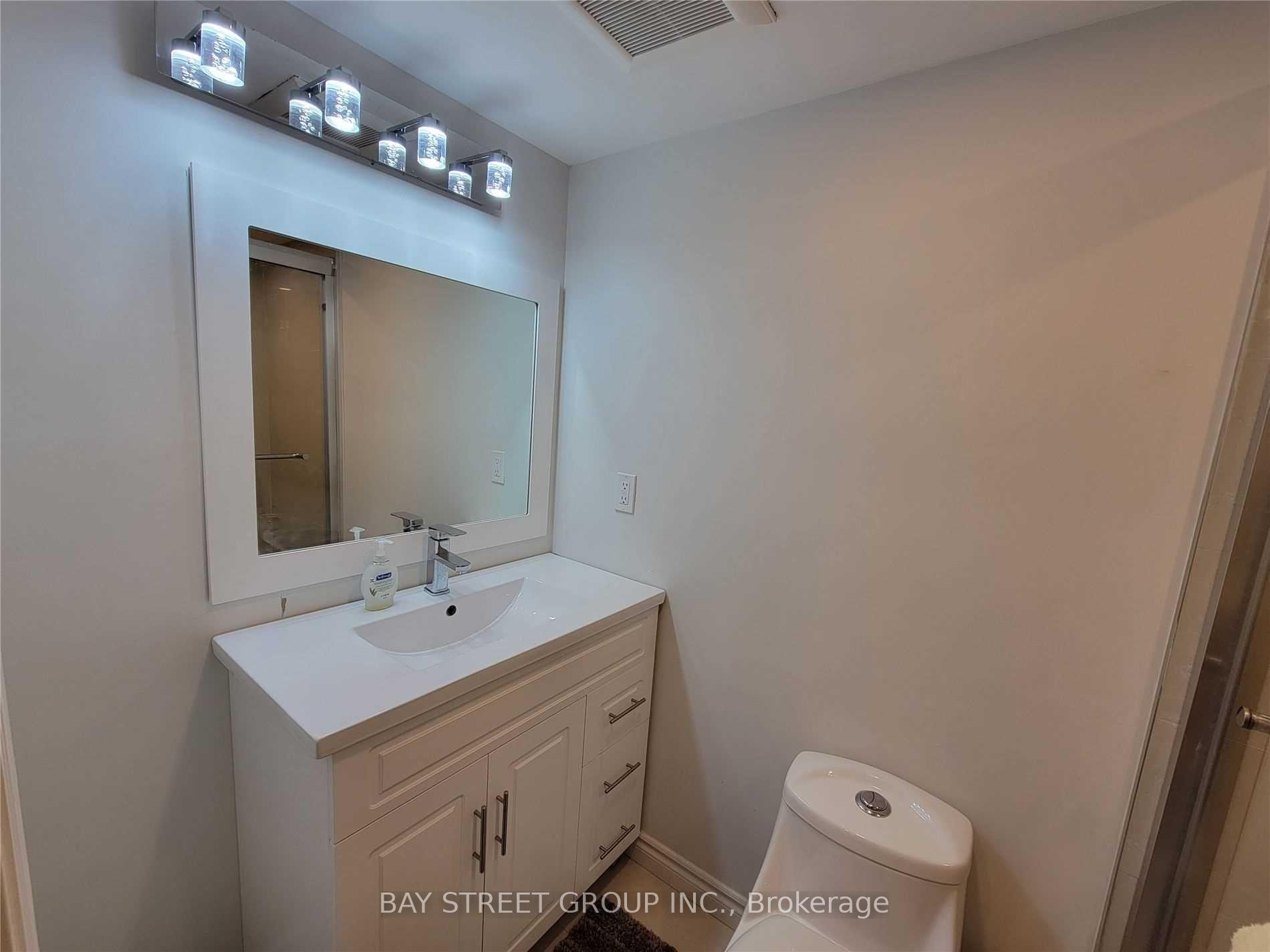 Photo 38 of 39 Foshan Avenue, Markham, Berczy — HOMEH