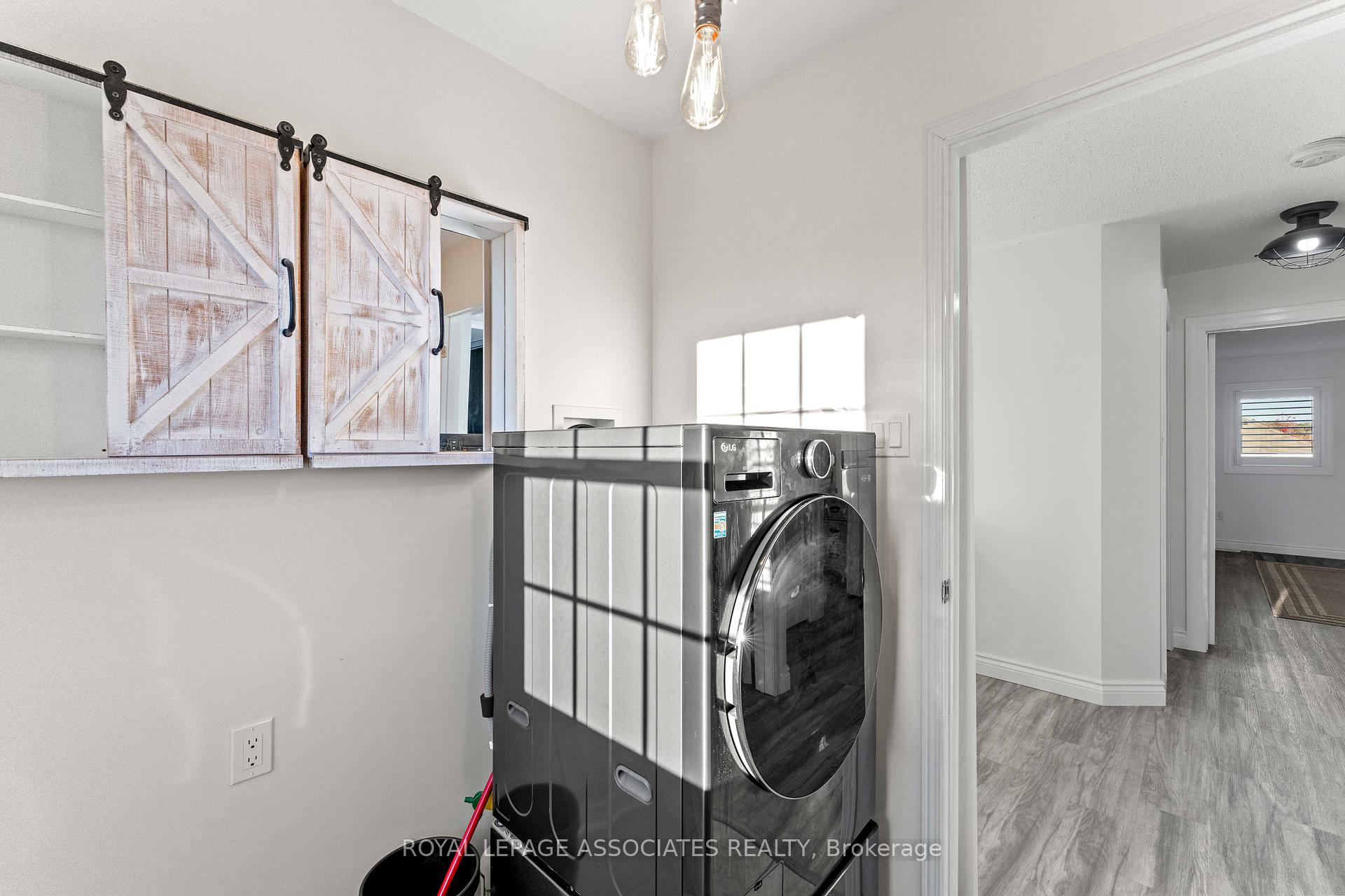 Photo 23 of 1156 Edward Bolton Crescent, Oshawa, Pinecrest — HOMEH