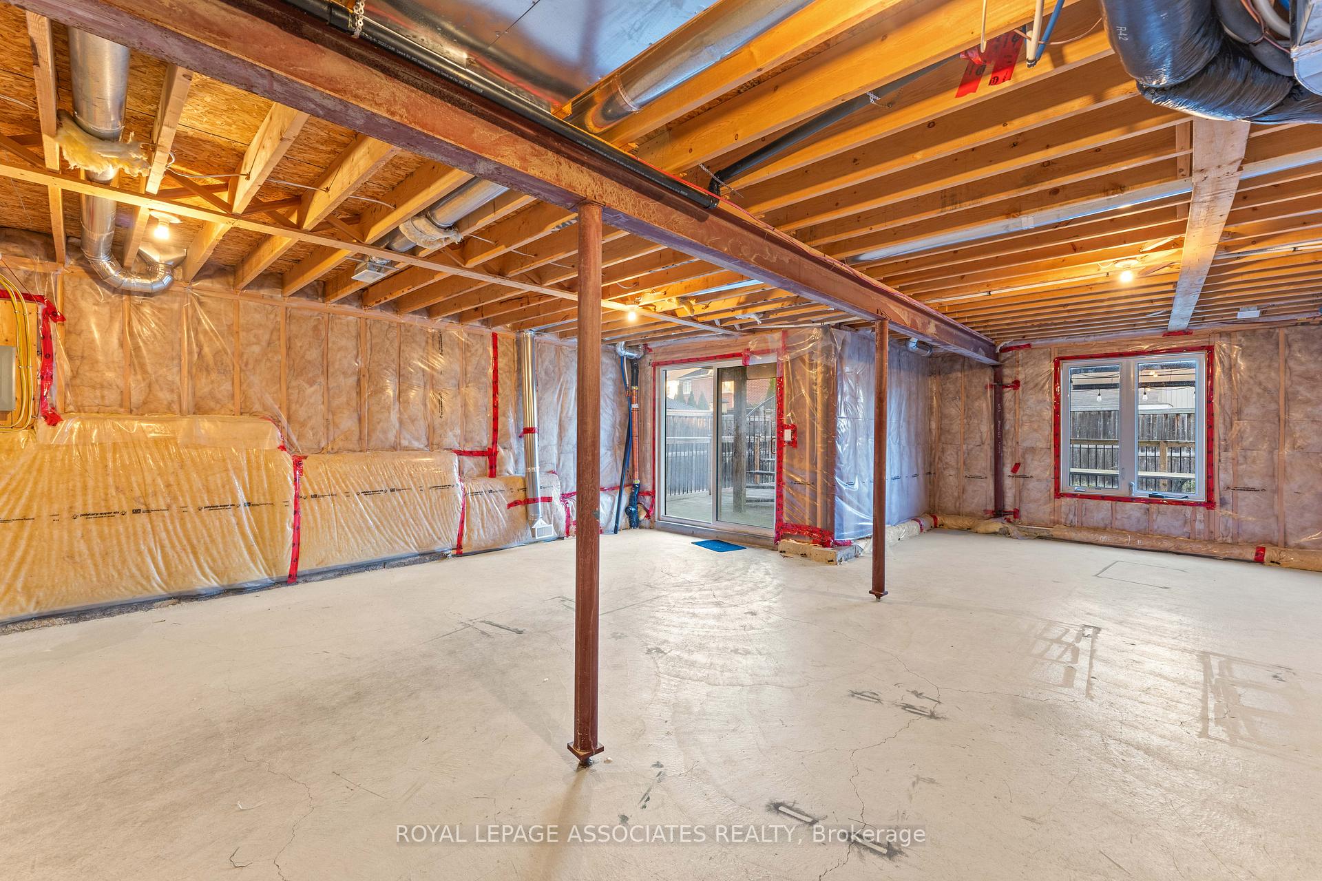 Photo 25 of 1156 Edward Bolton Crescent, Oshawa, Pinecrest — HOMEH