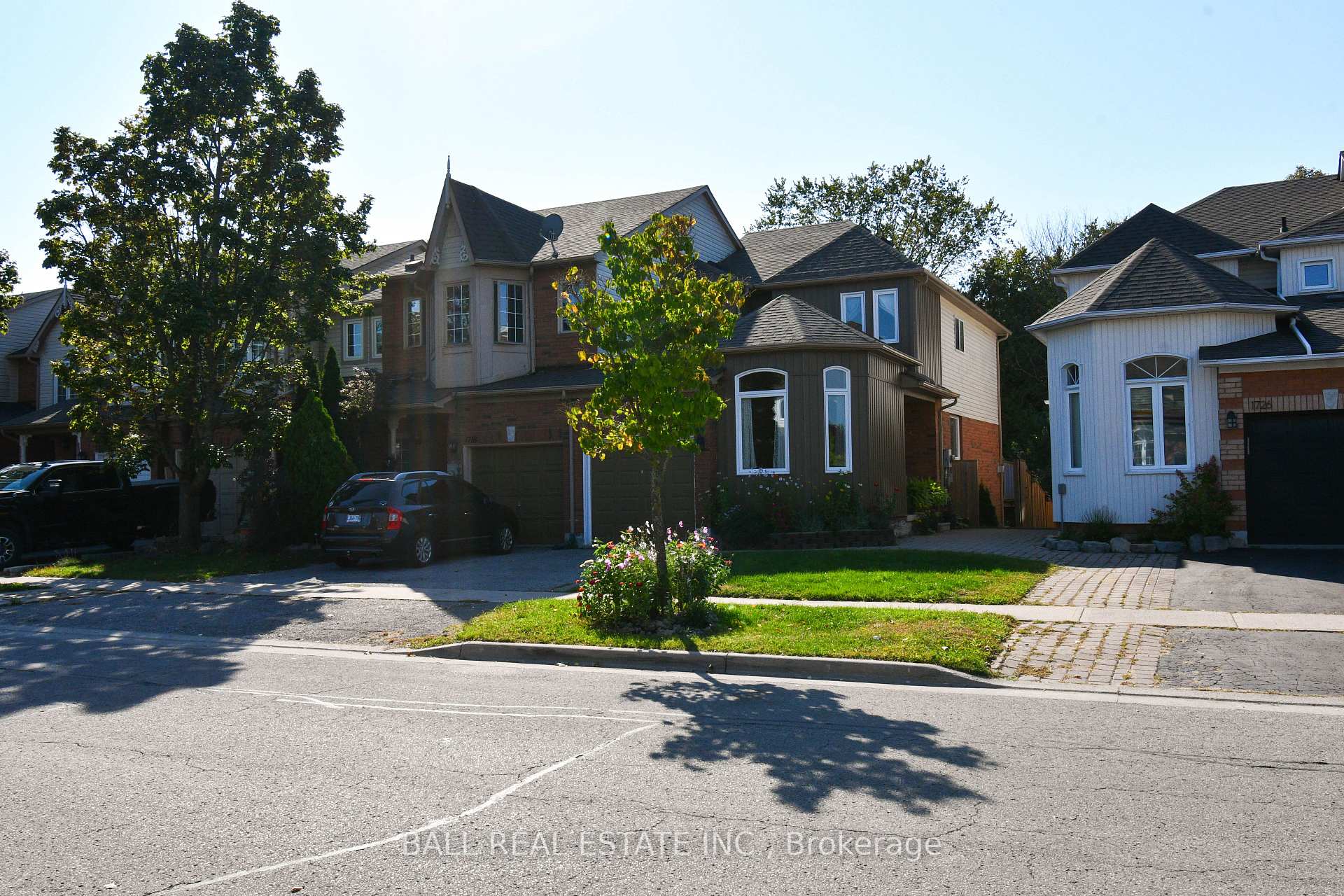 Photo 2 of 1720 Woodgate Trail, Oshawa, Samac — HOMEH
