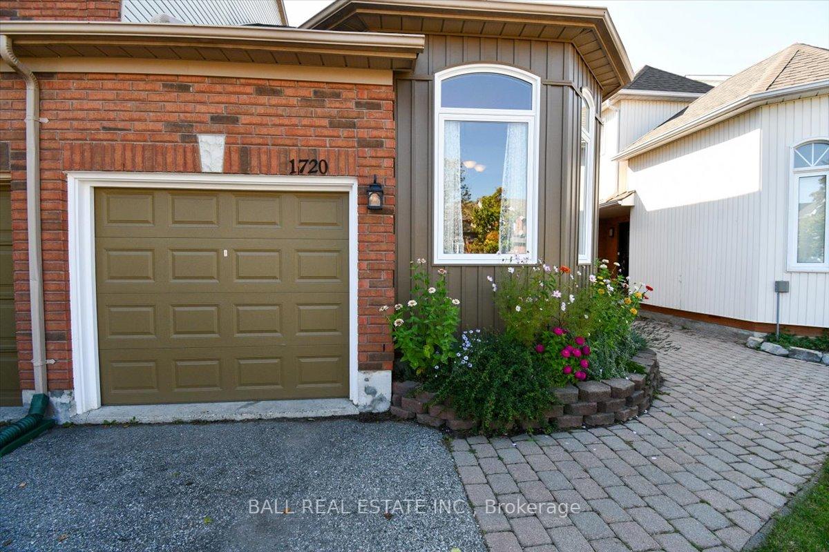Photo 4 of 1720 Woodgate Trail, Oshawa, Samac — HOMEH