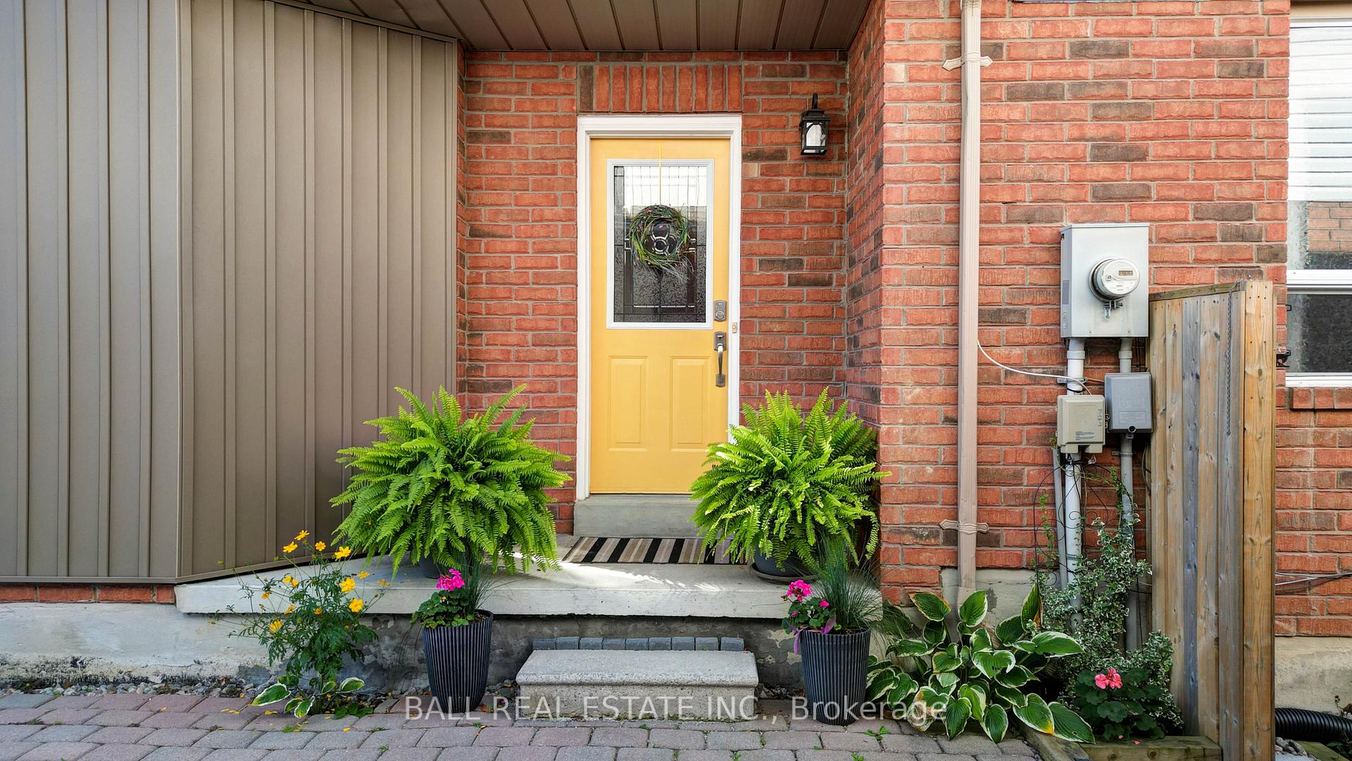 Photo 6 of 1720 Woodgate Trail, Oshawa, Samac — HOMEH