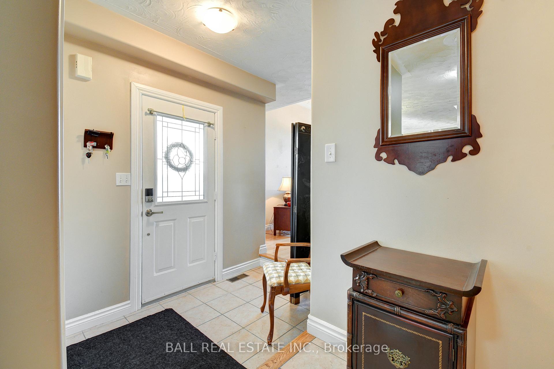 Photo 7 of 1720 Woodgate Trail, Oshawa, Samac — HOMEH
