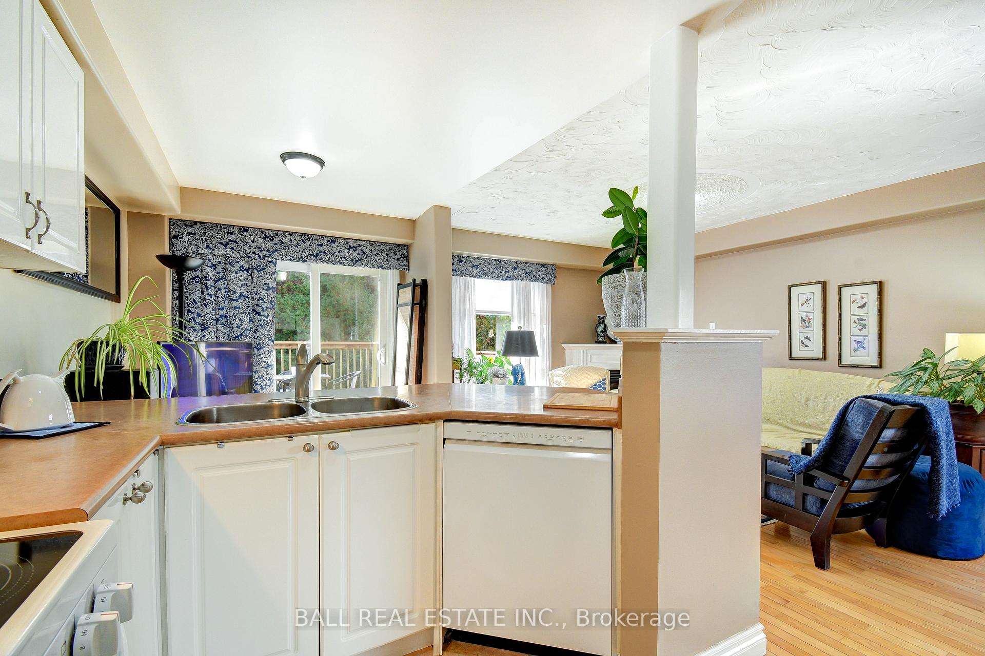 Photo 9 of 1720 Woodgate Trail, Oshawa, Samac — HOMEH