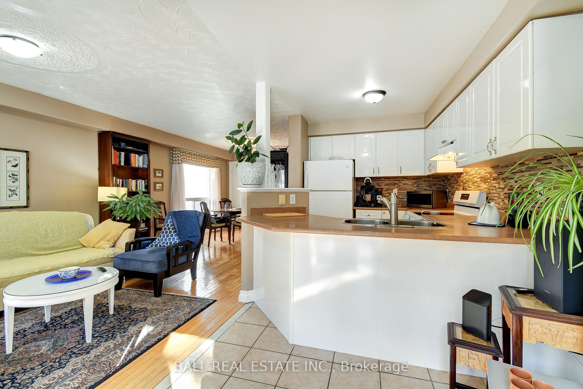 Photo 10 of 1720 Woodgate Trail, Oshawa, Samac — HOMEH