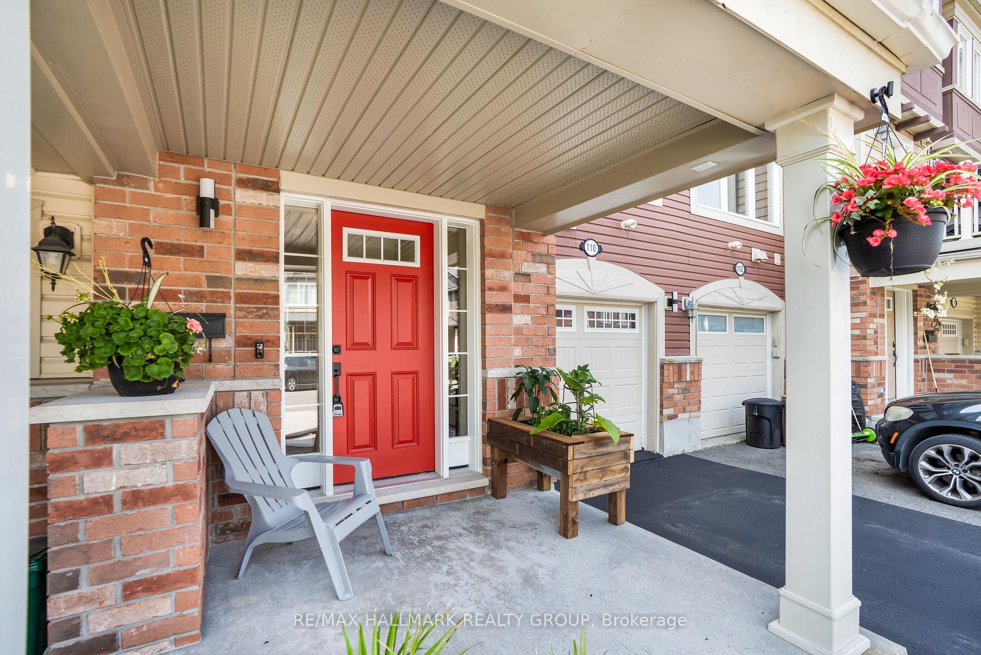 Photo 2 of 110 Sunshine Crescent, Ottawa, Notting Hill/Summerside — HOMEH