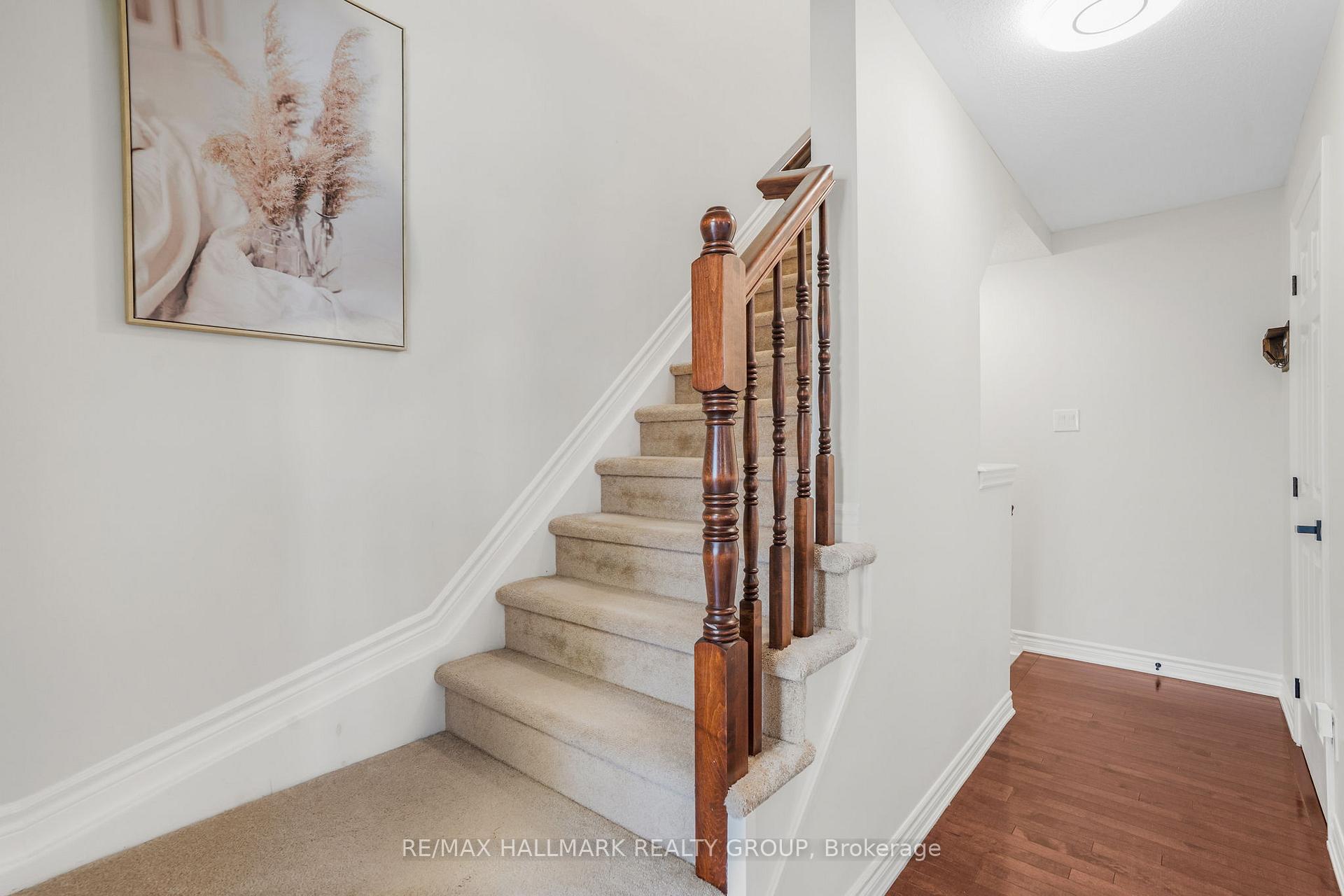 Photo 6 of 110 Sunshine Crescent, Ottawa, Notting Hill/Summerside — HOMEH