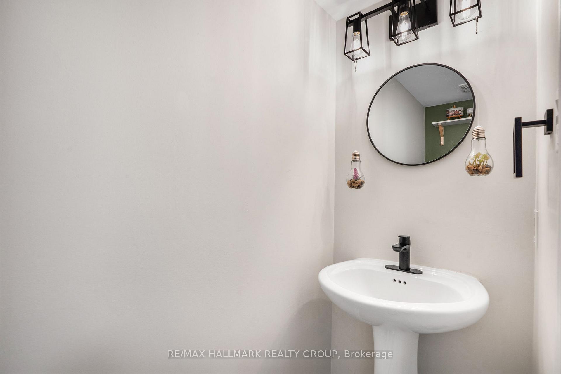 Photo 7 of 110 Sunshine Crescent, Ottawa, Notting Hill/Summerside — HOMEH