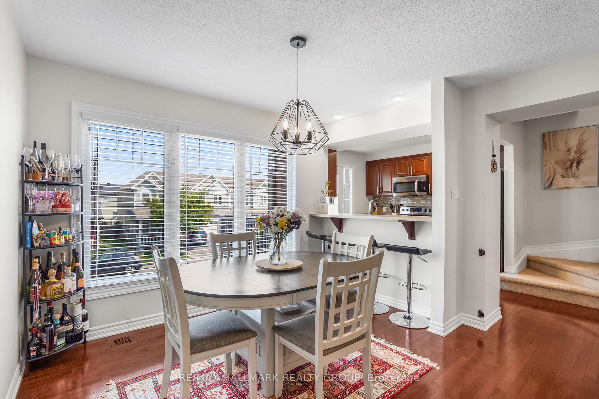 Photo 13 of 110 Sunshine Crescent, Ottawa, Notting Hill/Summerside — HOMEH