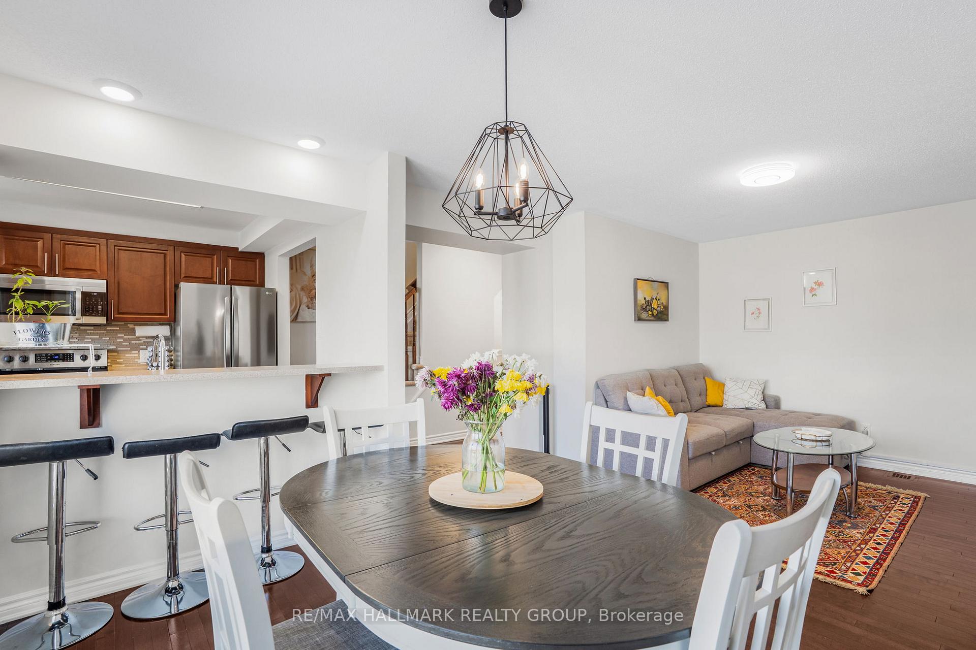 Photo 16 of 110 Sunshine Crescent, Ottawa, Notting Hill/Summerside — HOMEH
