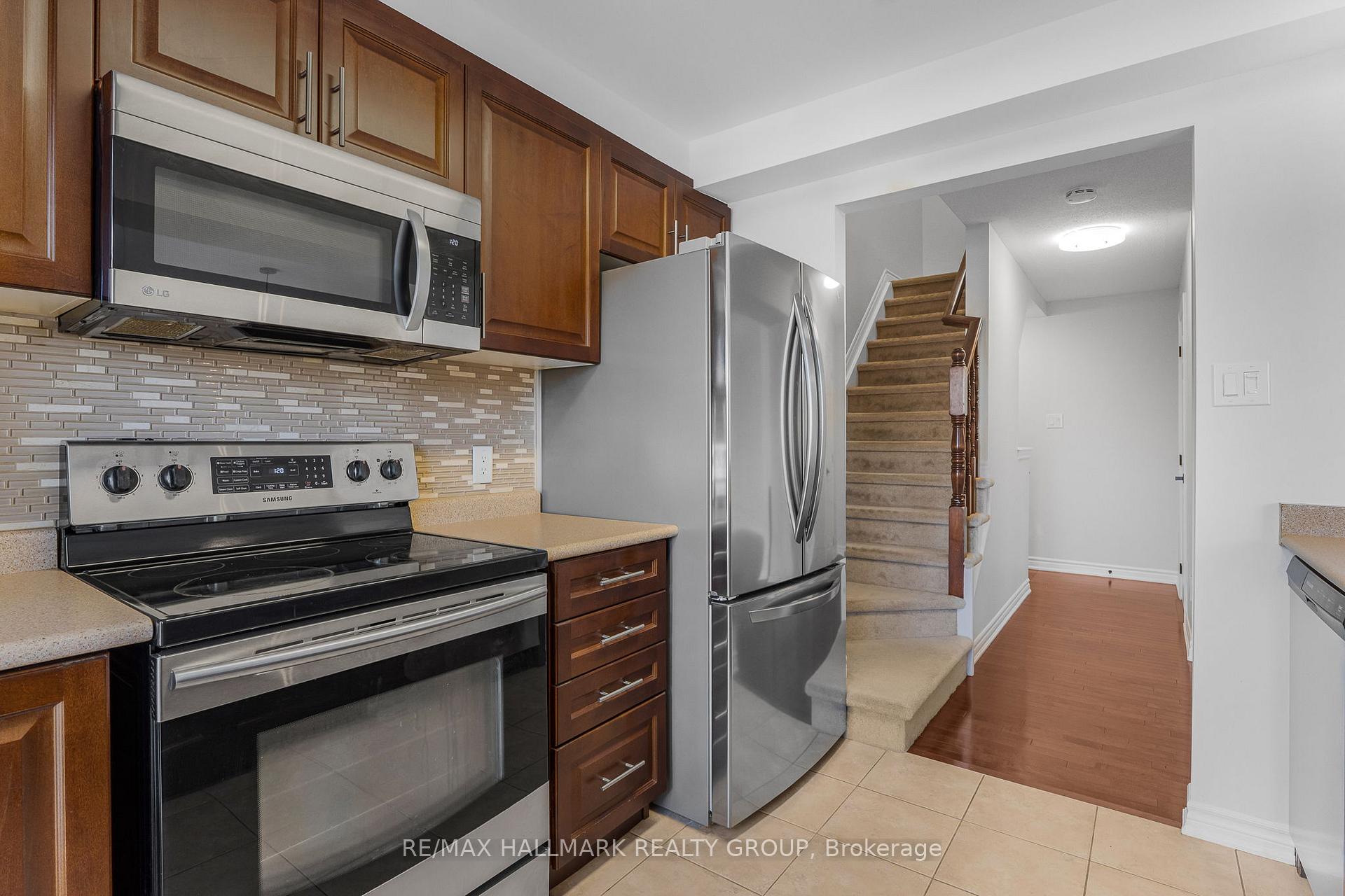 Photo 22 of 110 Sunshine Crescent, Ottawa, Notting Hill/Summerside — HOMEH