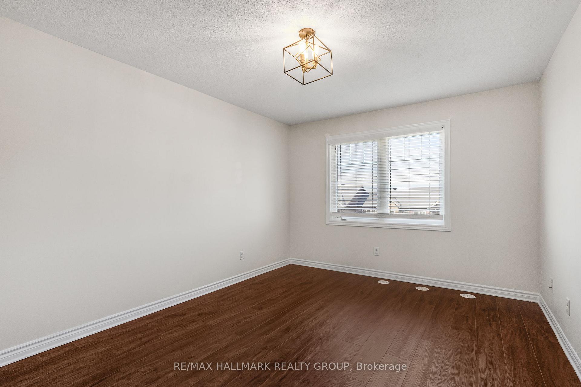 Photo 25 of 110 Sunshine Crescent, Ottawa, Notting Hill/Summerside — HOMEH