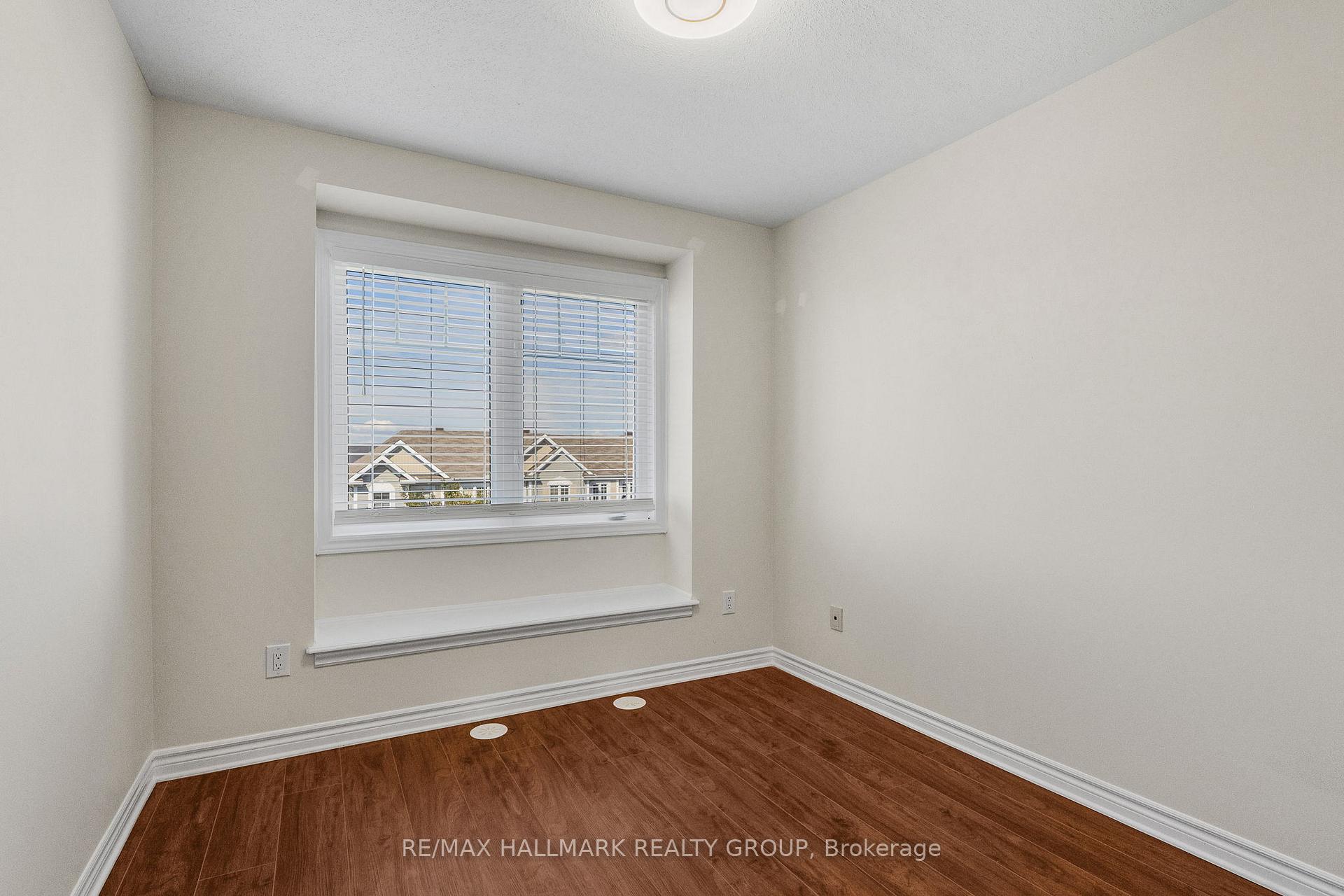 Photo 29 of 110 Sunshine Crescent, Ottawa, Notting Hill/Summerside — HOMEH
