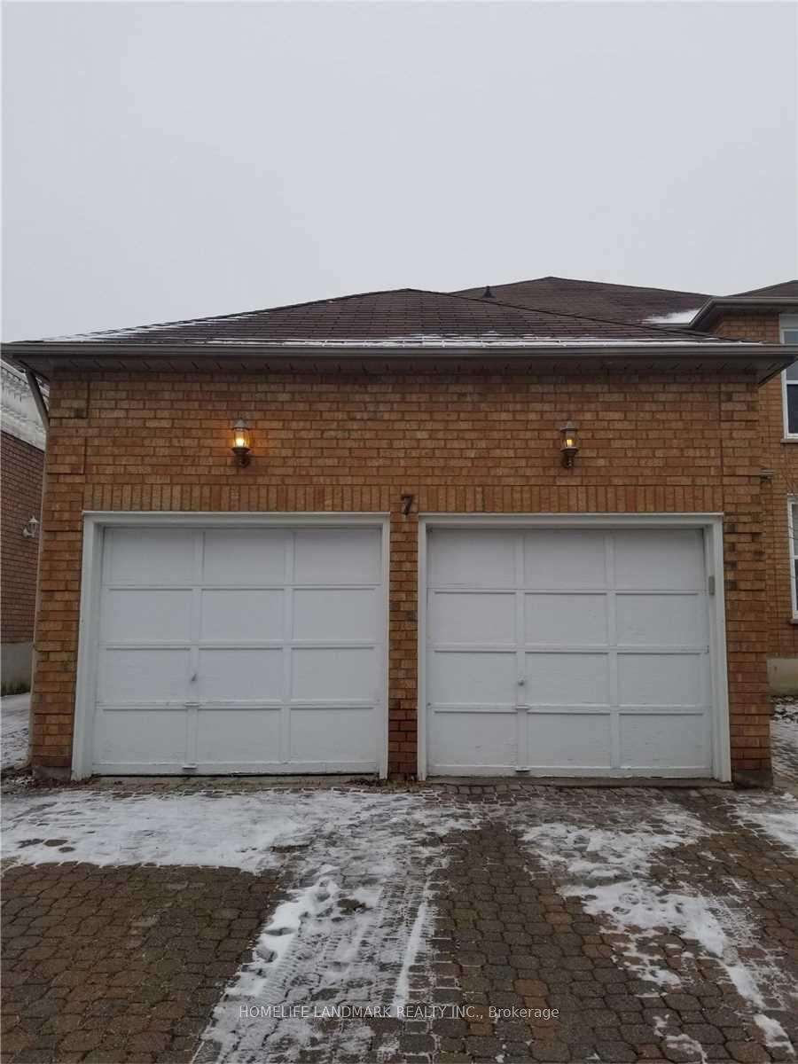 Photo 2 of 7 Brooklyn Crescent, Markham, Markville — HOMEH