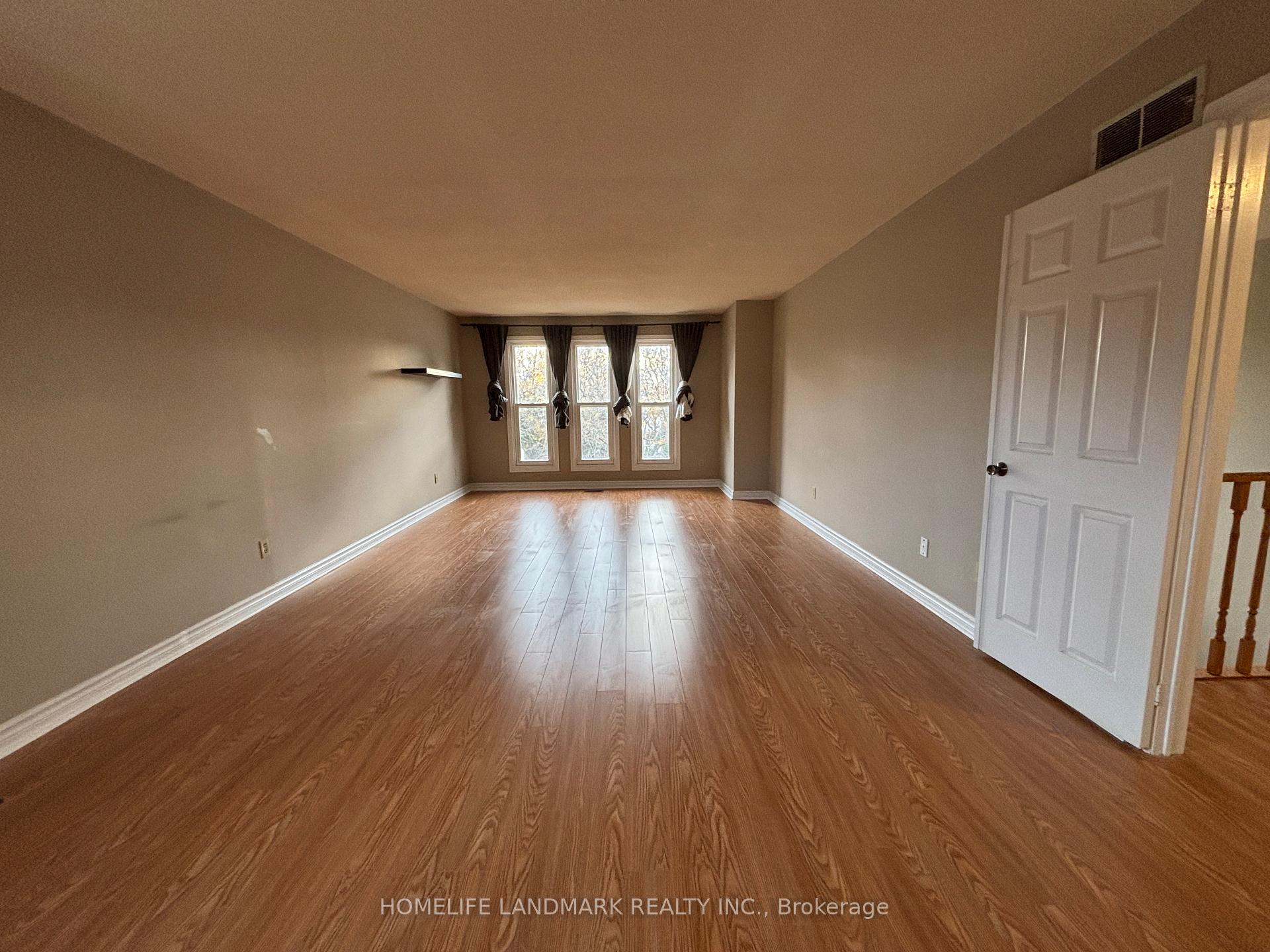 Photo 14 of 7 Brooklyn Crescent, Markham, Markville — HOMEH