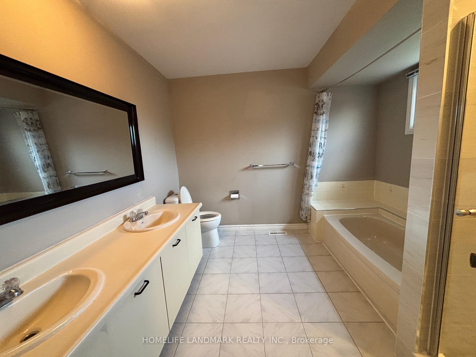 Photo 17 of 7 Brooklyn Crescent, Markham, Markville — HOMEH