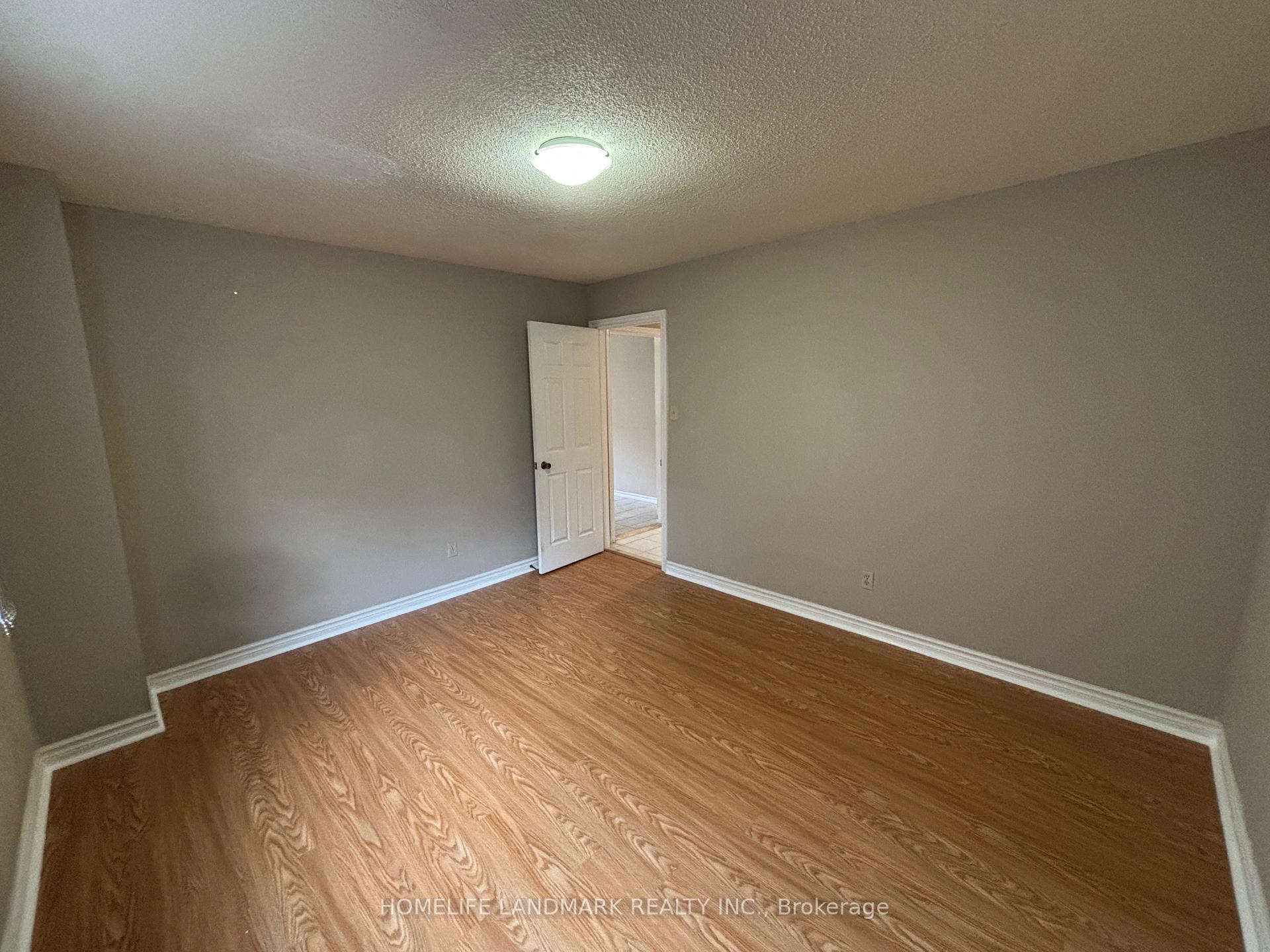 Photo 32 of 7 Brooklyn Crescent, Markham, Markville — HOMEH