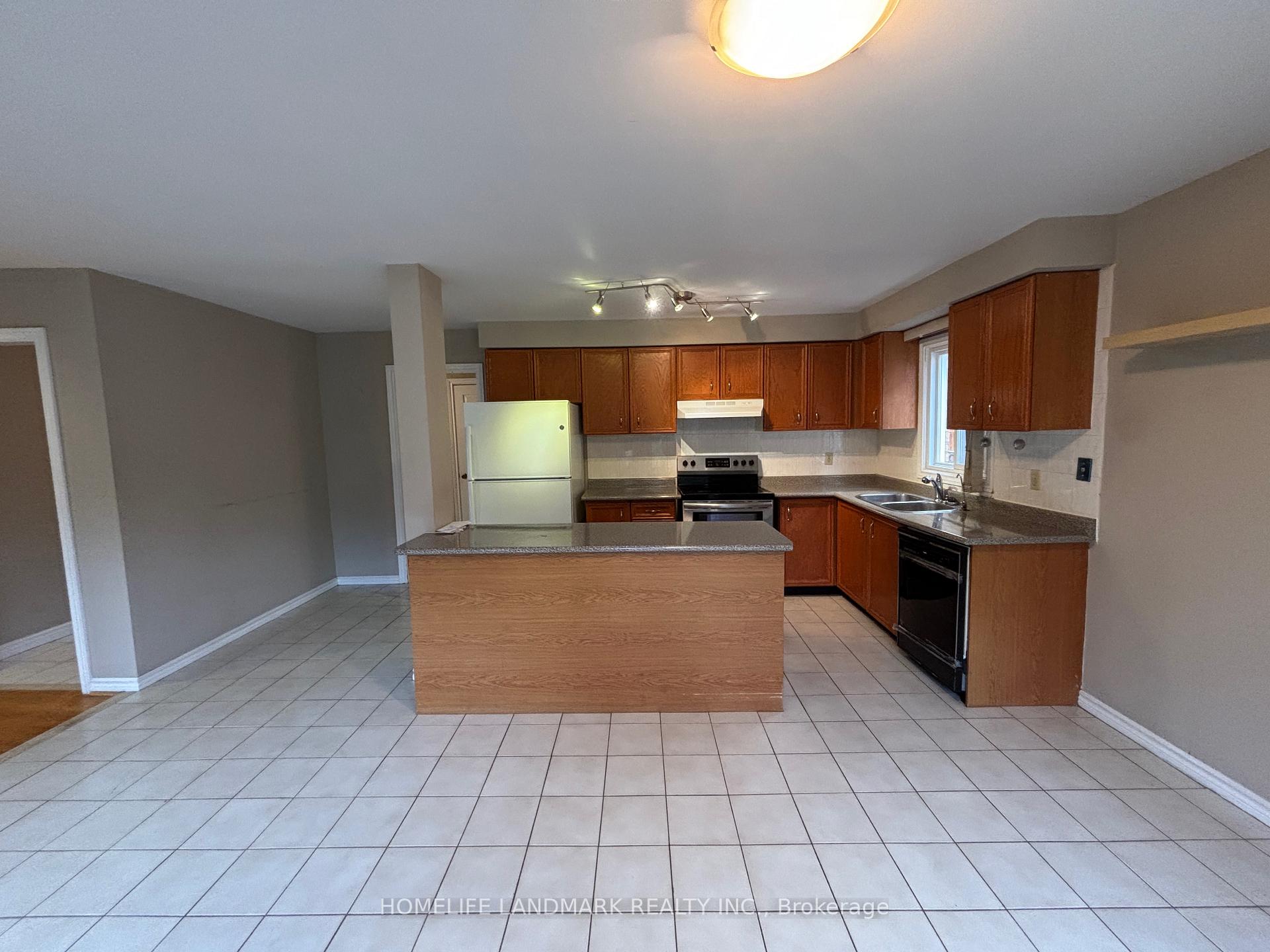 Photo 33 of 7 Brooklyn Crescent, Markham, Markville — HOMEH