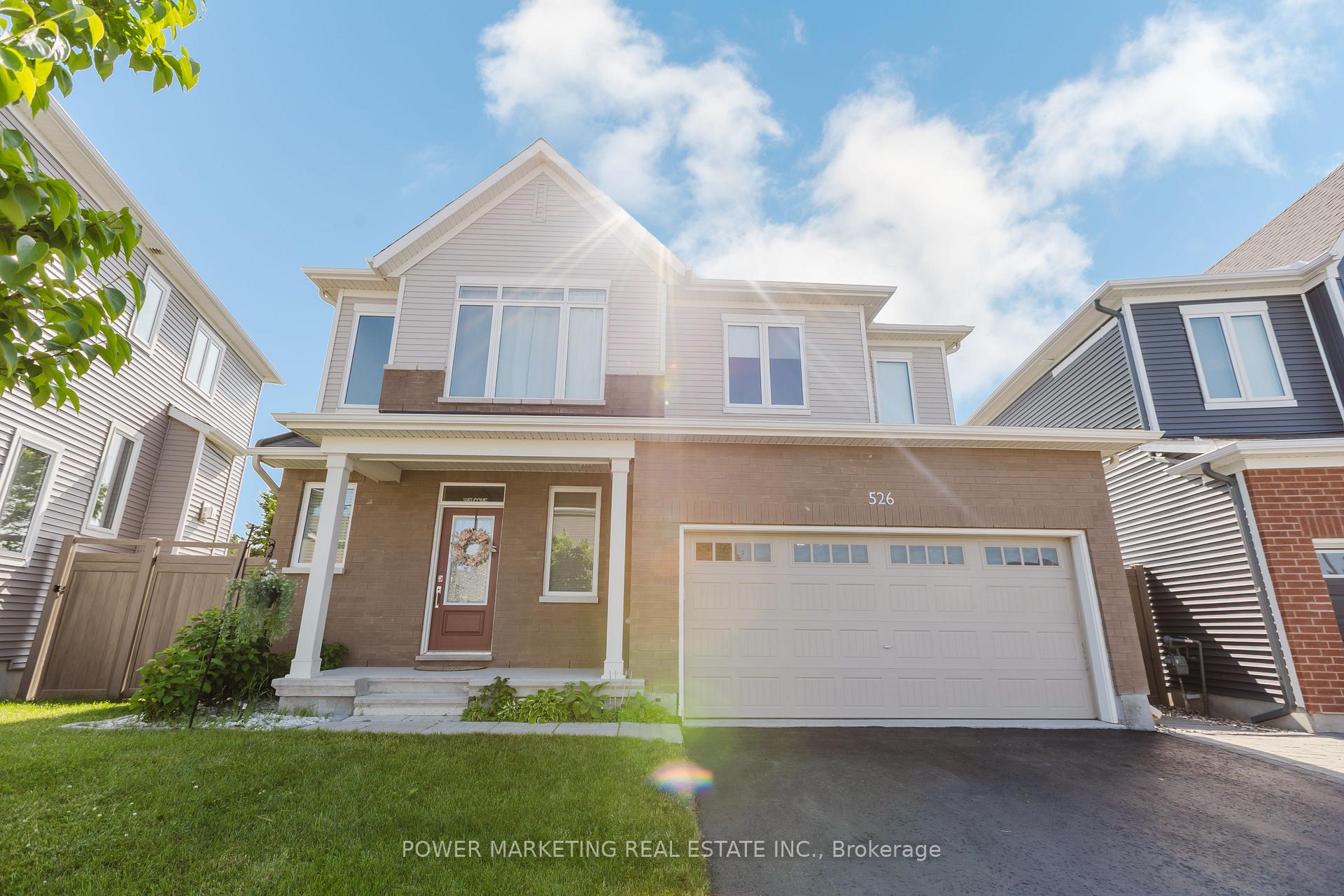 Photo 4 of 526 Ponthieu Circle, Ottawa, Chapel Hill South - Orleans Village — HOMEH
