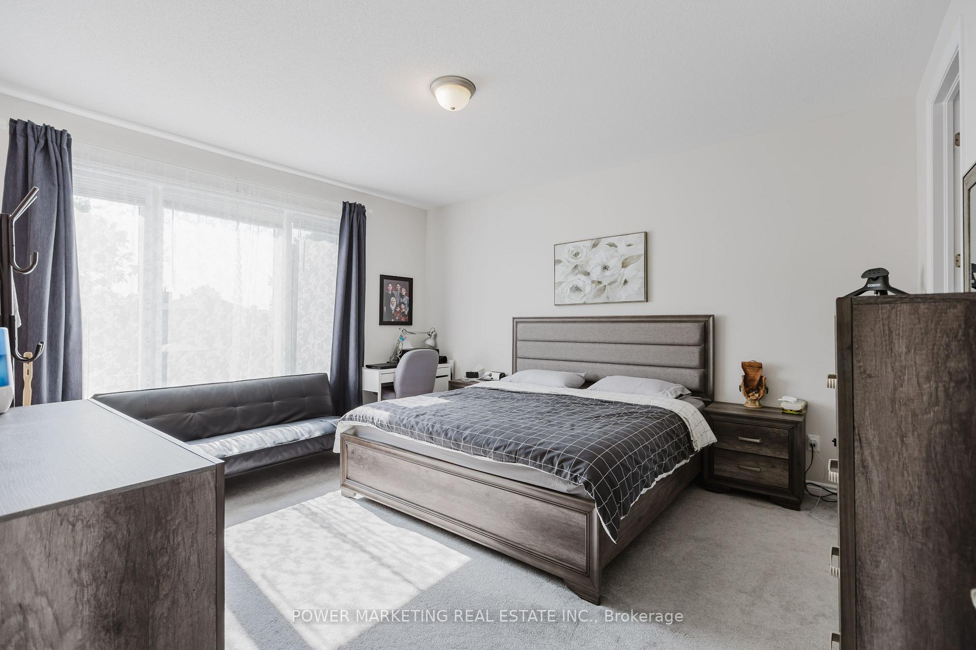Photo 18 of 526 Ponthieu Circle, Ottawa, Chapel Hill South - Orleans Village — HOMEH
