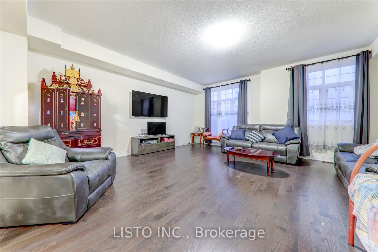 Photo 3 of 265 Kirkham Drive, Markham, Cedarwood — HOMEH