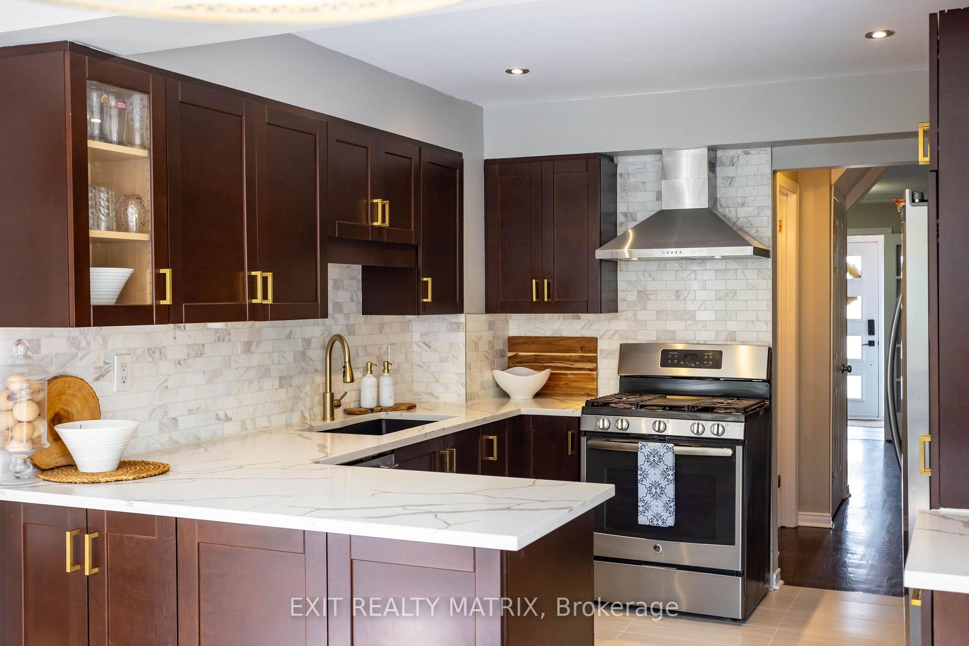 Photo 14 of 332 River Ridge Crescent, Ottawa, Bilberry Creek/Queenswood Heights — HOMEH