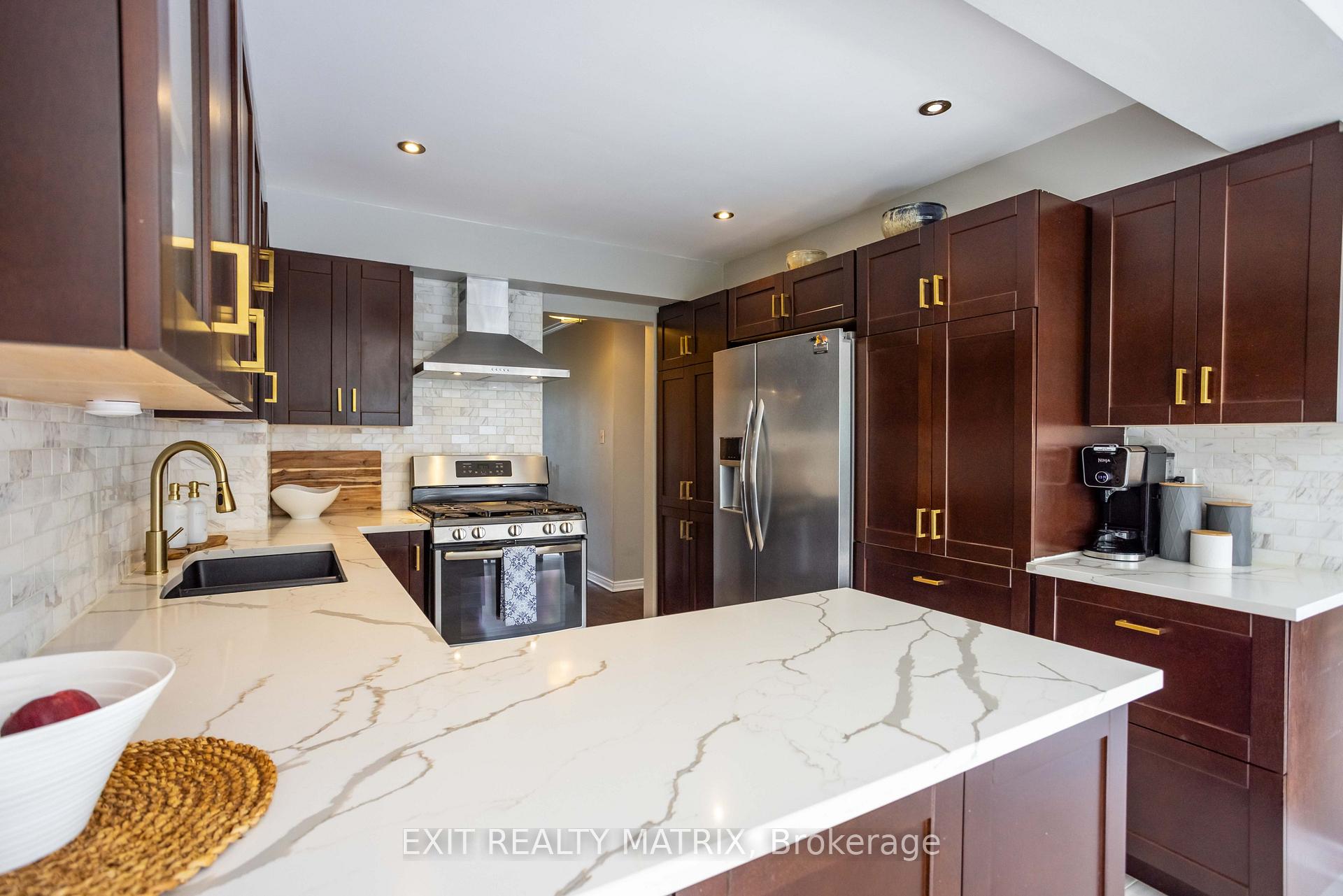 Photo 15 of 332 River Ridge Crescent, Ottawa, Bilberry Creek/Queenswood Heights — HOMEH