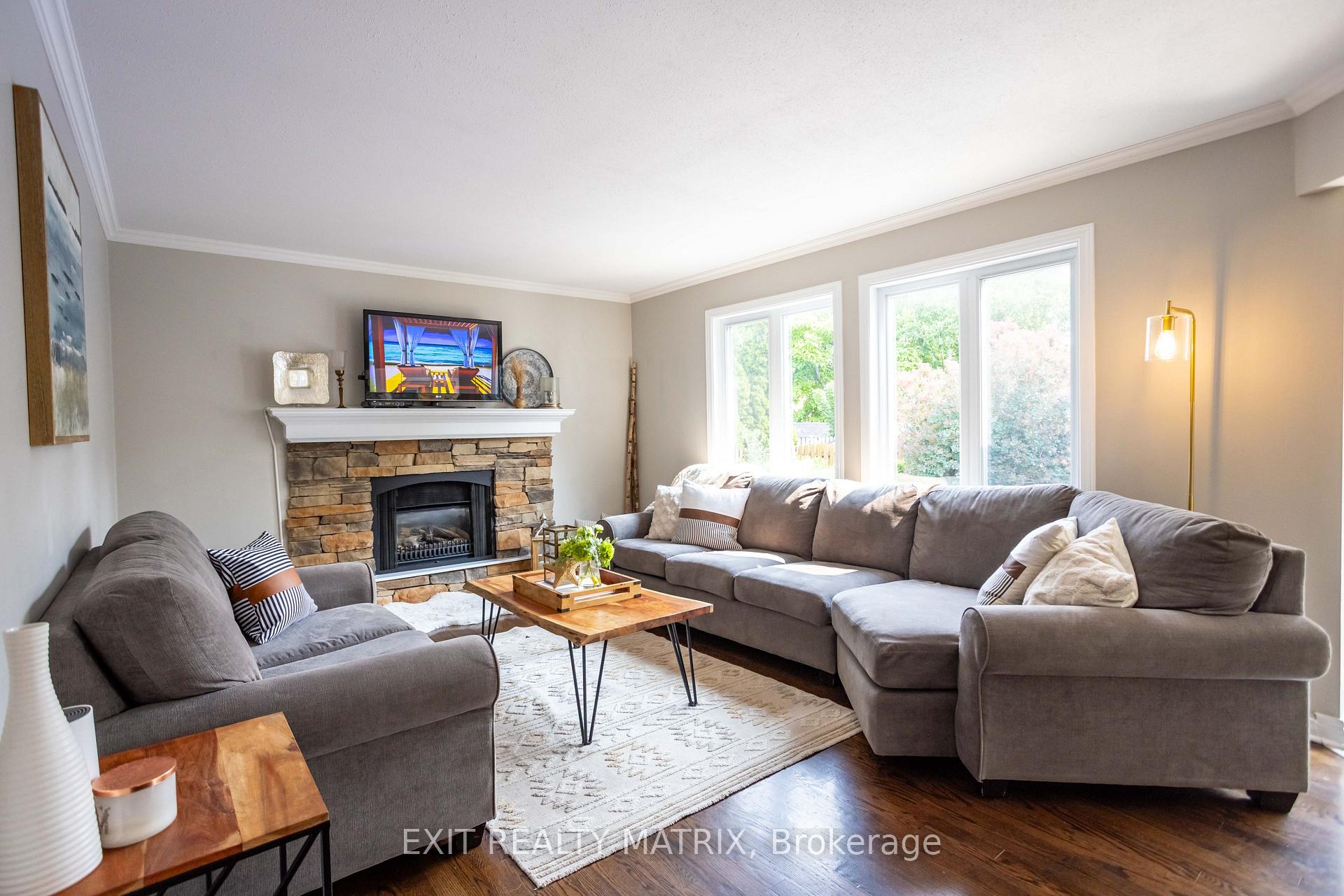 Photo 19 of 332 River Ridge Crescent, Ottawa, Bilberry Creek/Queenswood Heights — HOMEH