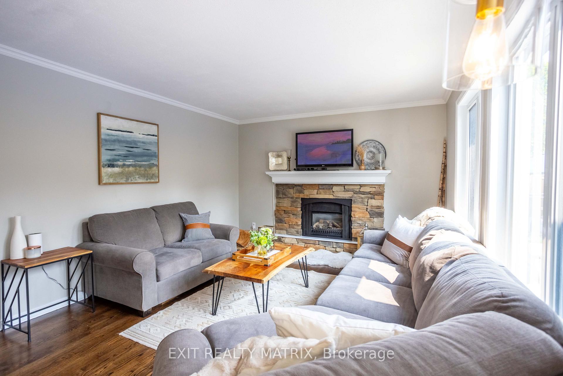 Photo 21 of 332 River Ridge Crescent, Ottawa, Bilberry Creek/Queenswood Heights — HOMEH