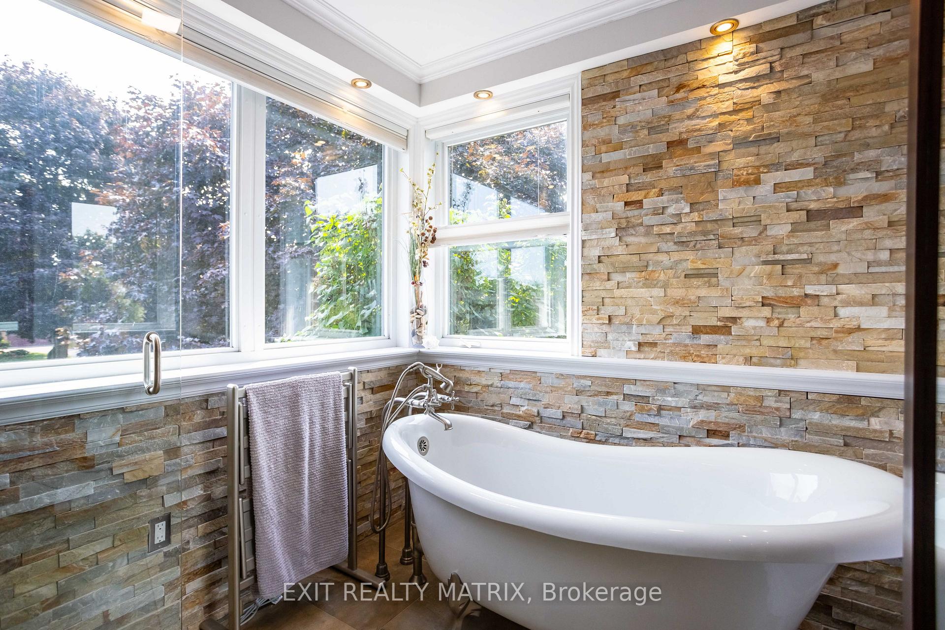 Photo 27 of 332 River Ridge Crescent, Ottawa, Bilberry Creek/Queenswood Heights — HOMEH