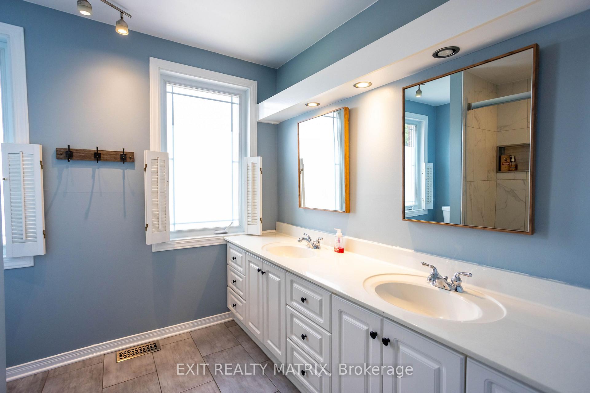 Photo 34 of 332 River Ridge Crescent, Ottawa, Bilberry Creek/Queenswood Heights — HOMEH