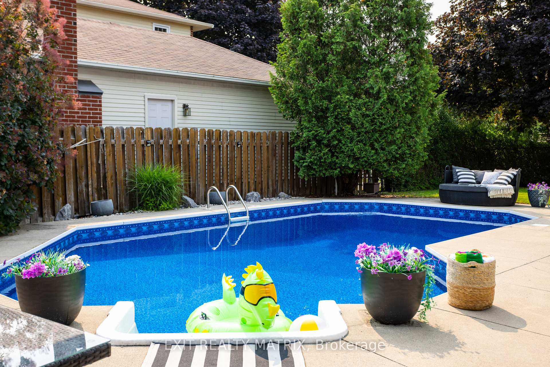 Photo 47 of 332 River Ridge Crescent, Ottawa, Bilberry Creek/Queenswood Heights — HOMEH