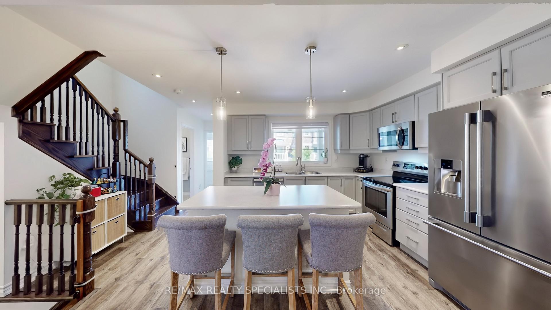Photo 8 of 894 Cactus Point, Milton, Cobban — HOMEH