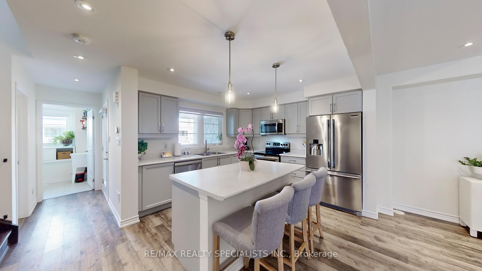 Photo 7 of 894 Cactus Point, Milton, Cobban — HOMEH