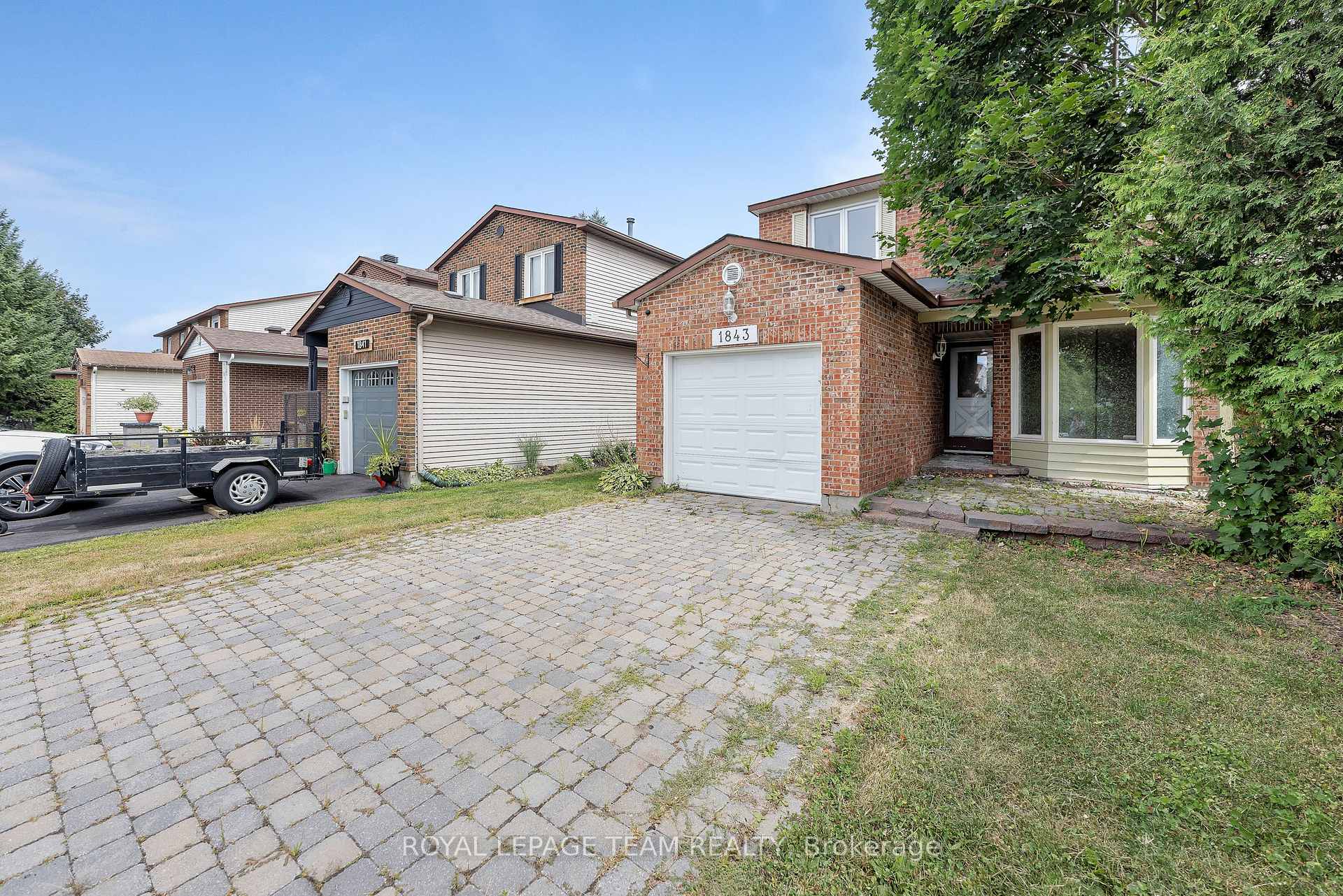 Photo 2 of 1843 Brousseau Crescent, Ottawa, Chateauneuf — HOMEH