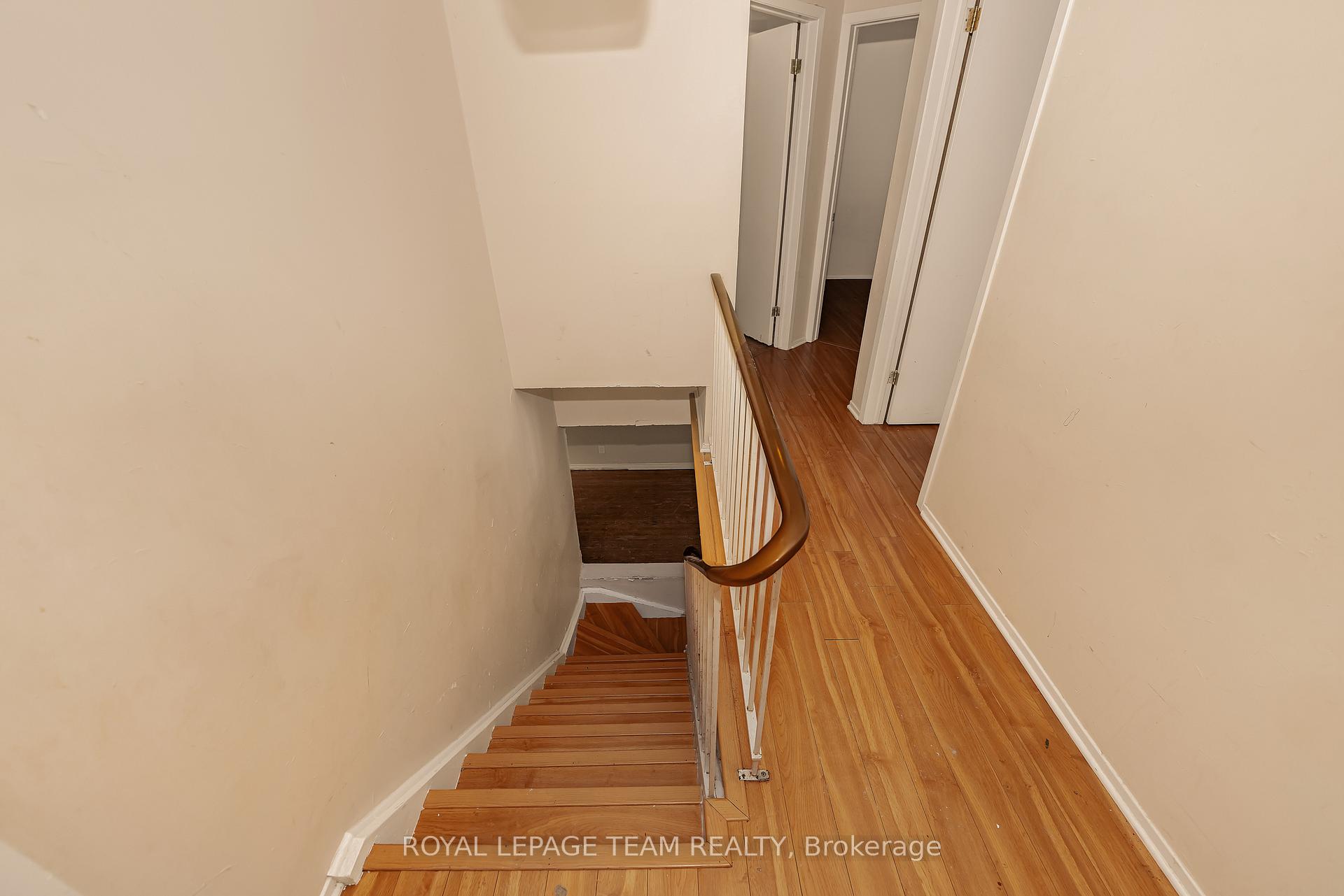 Photo 21 of 1843 Brousseau Crescent, Ottawa, Chateauneuf — HOMEH