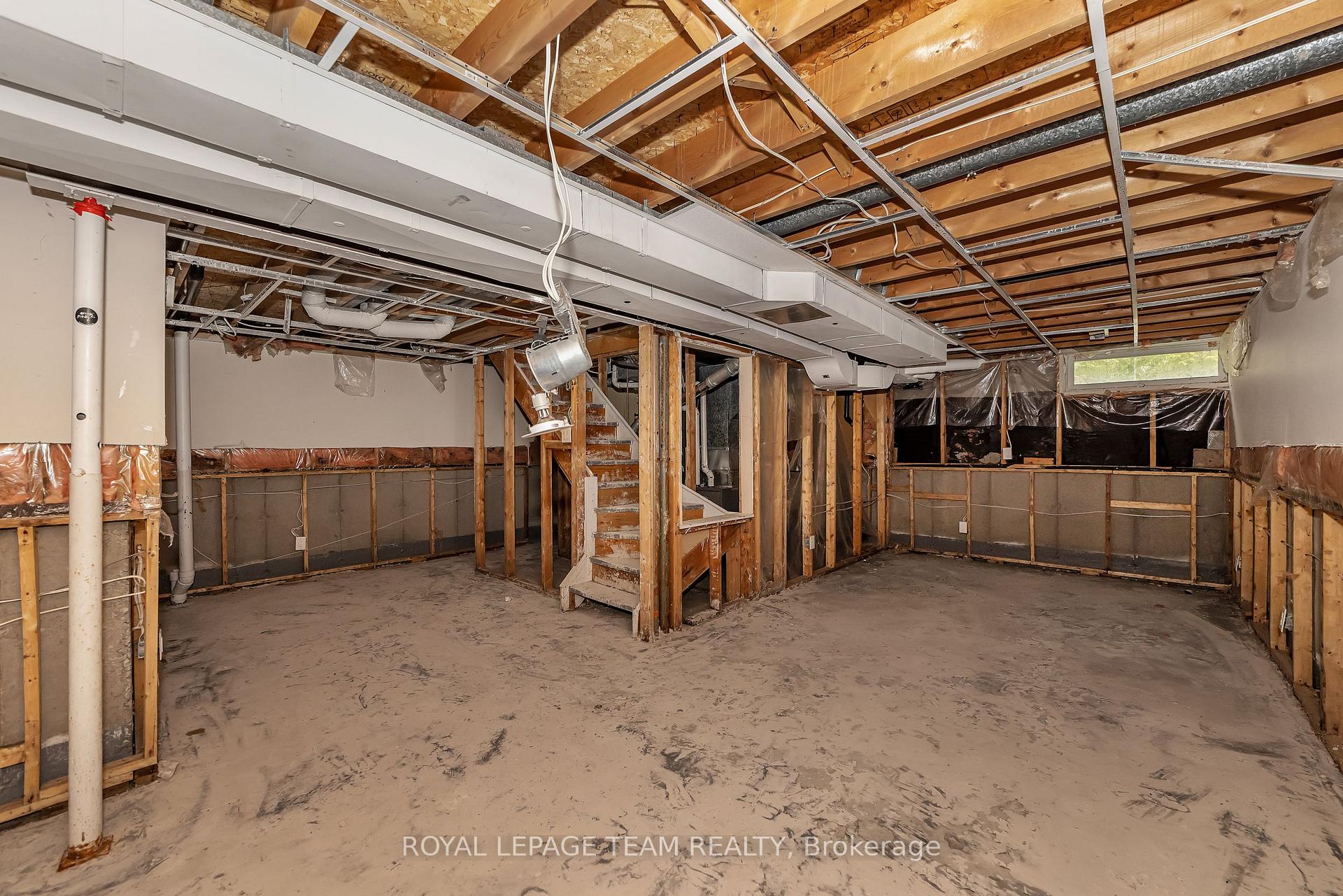 Photo 22 of 1843 Brousseau Crescent, Ottawa, Chateauneuf — HOMEH