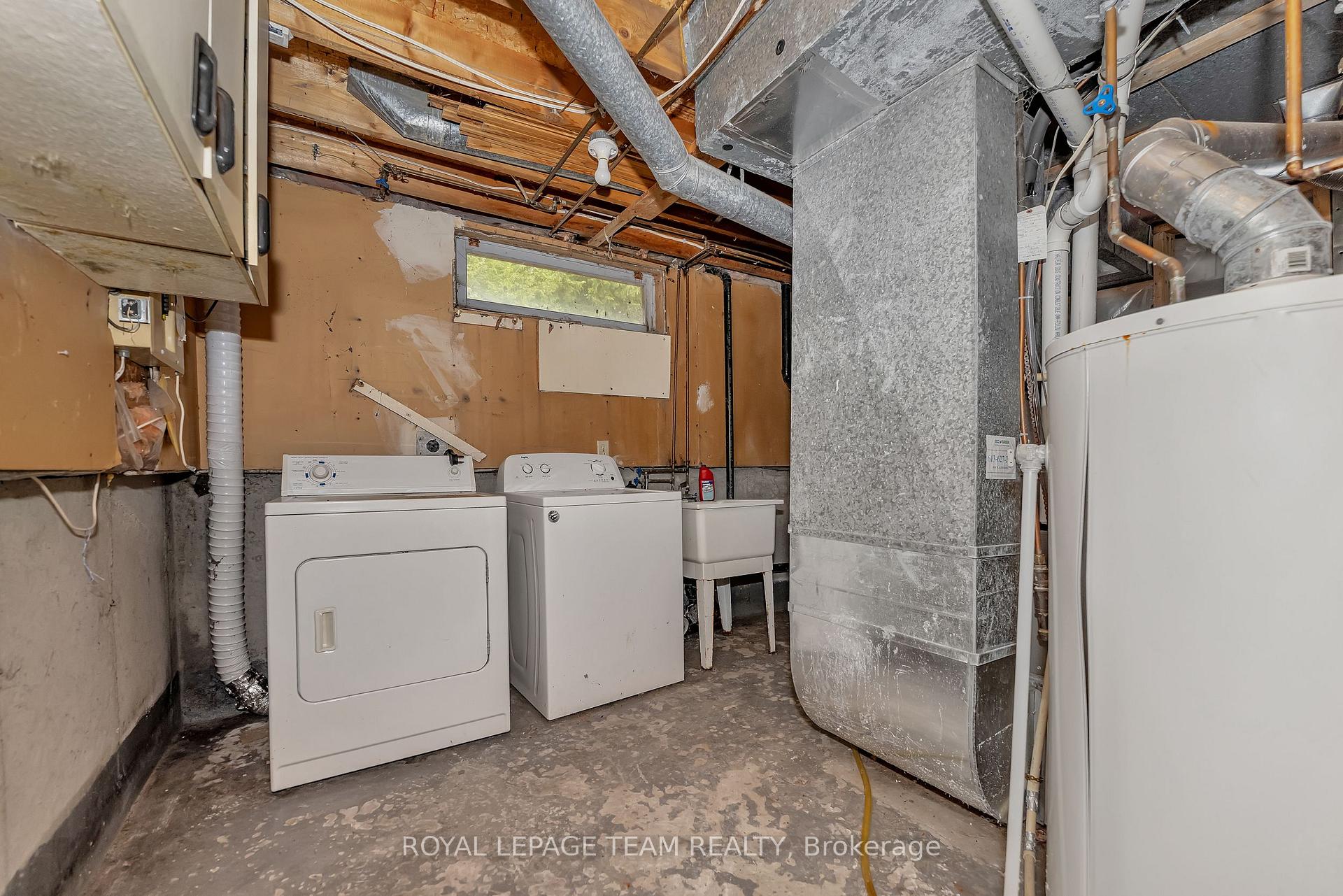 Photo 23 of 1843 Brousseau Crescent, Ottawa, Chateauneuf — HOMEH