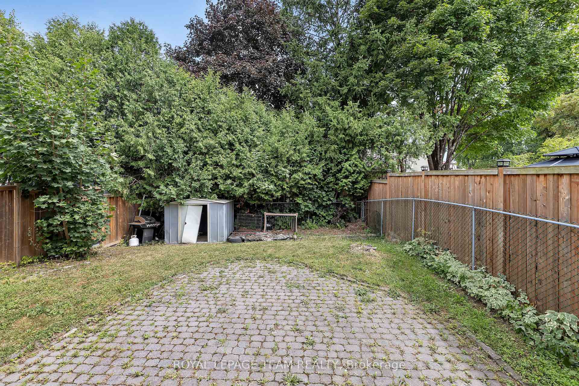 Photo 24 of 1843 Brousseau Crescent, Ottawa, Chateauneuf — HOMEH
