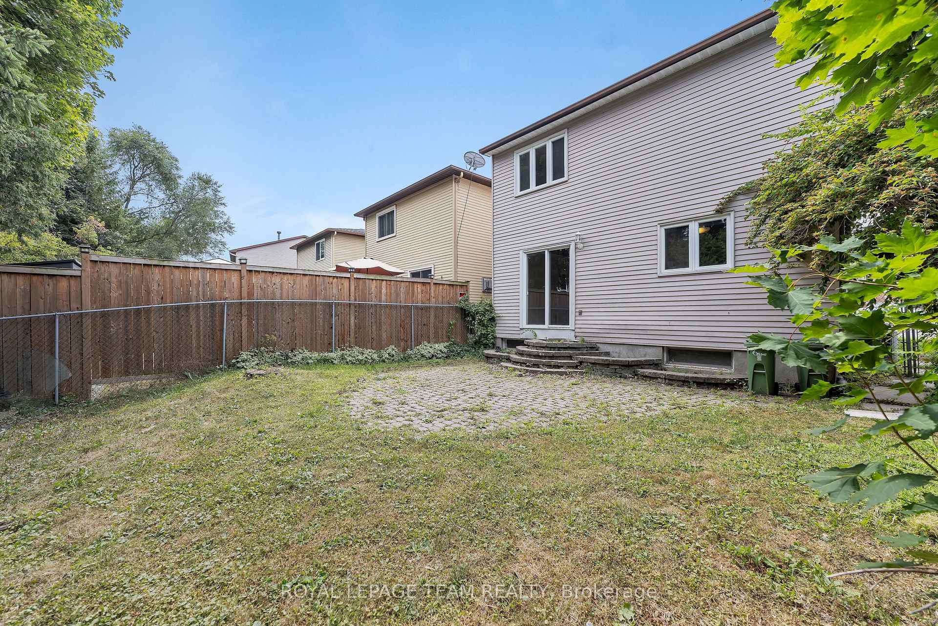 Photo 27 of 1843 Brousseau Crescent, Ottawa, Chateauneuf — HOMEH