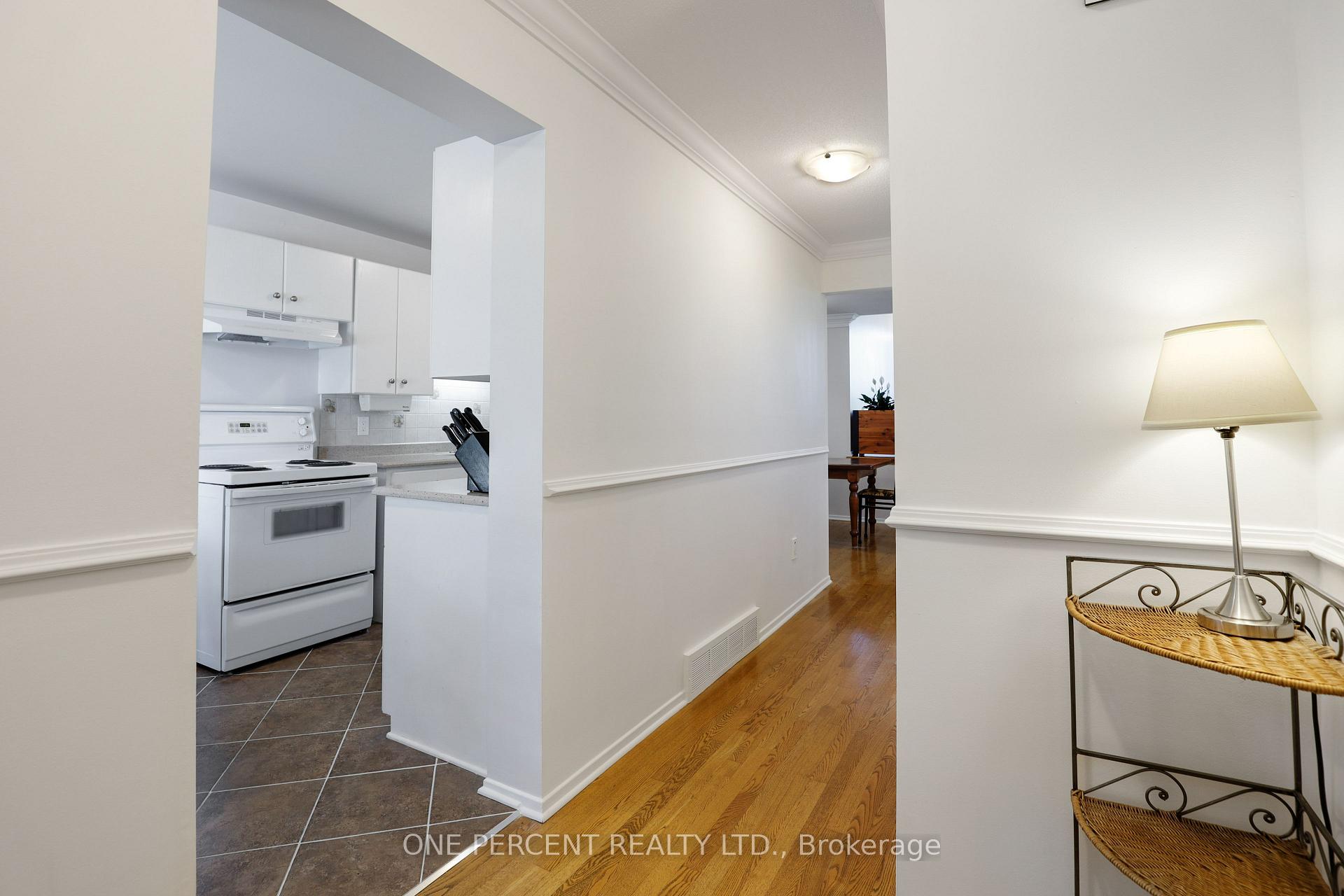 Photo 5 of 1051 Arrowhead Place, Ottawa, Convent Glen — HOMEH
