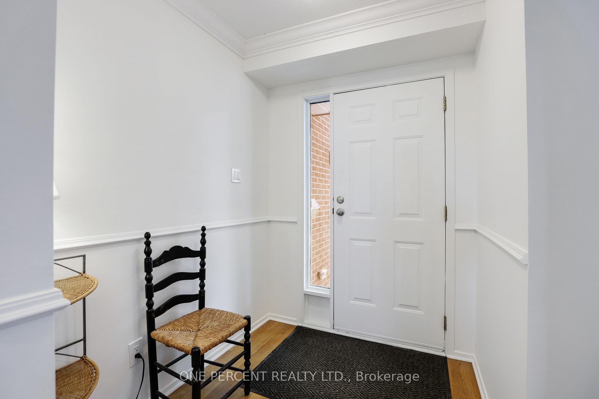 Photo 6 of 1051 Arrowhead Place, Ottawa, Convent Glen — HOMEH