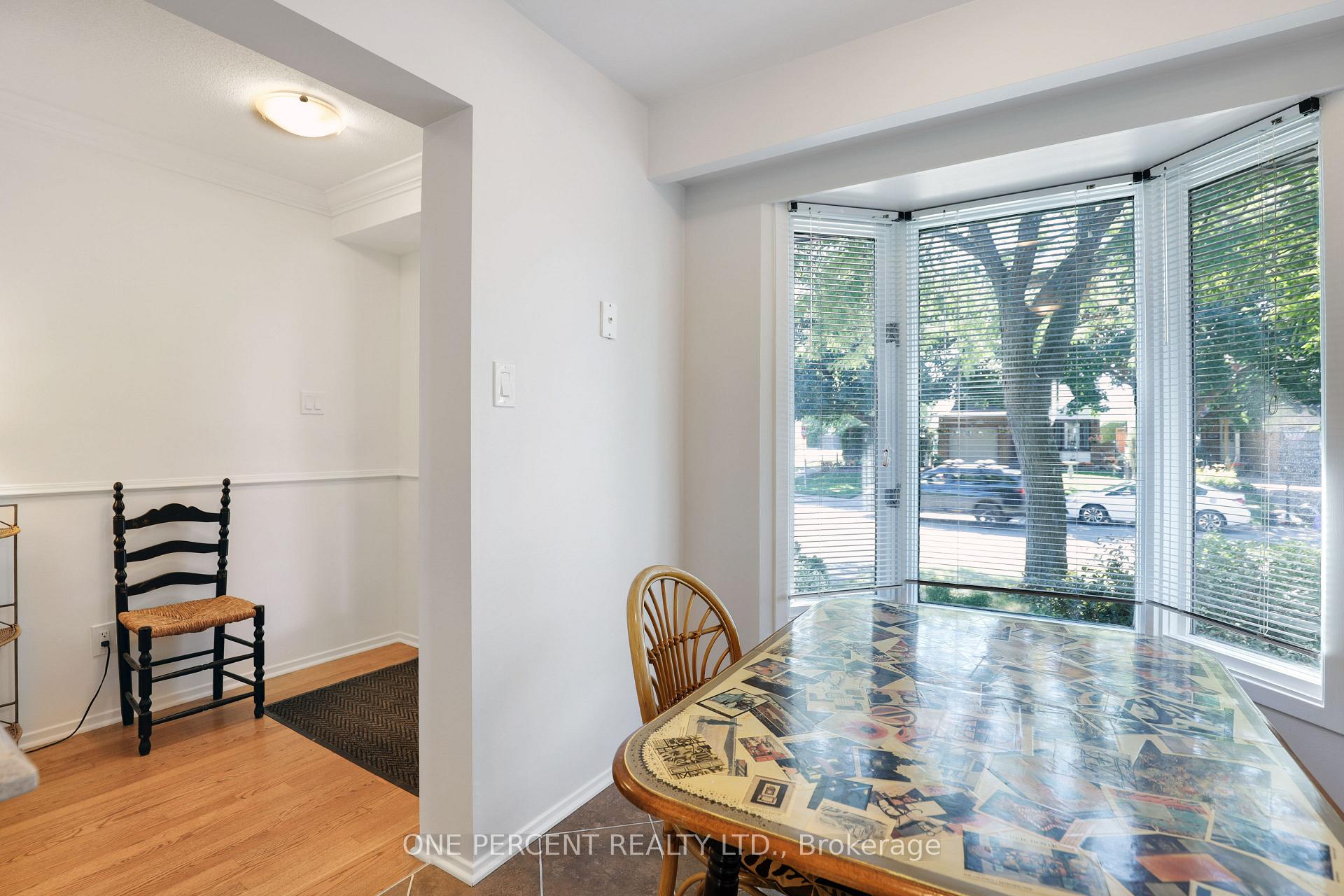 Photo 8 of 1051 Arrowhead Place, Ottawa, Convent Glen — HOMEH