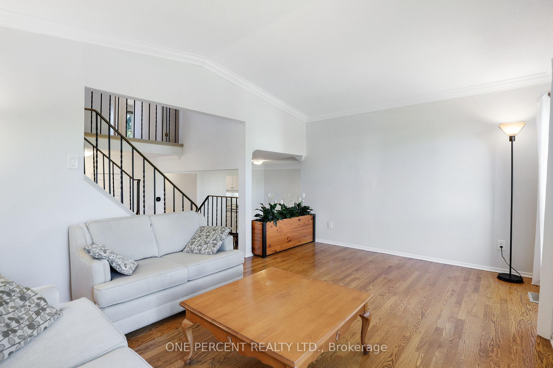 Photo 19 of 1051 Arrowhead Place, Ottawa, Convent Glen — HOMEH