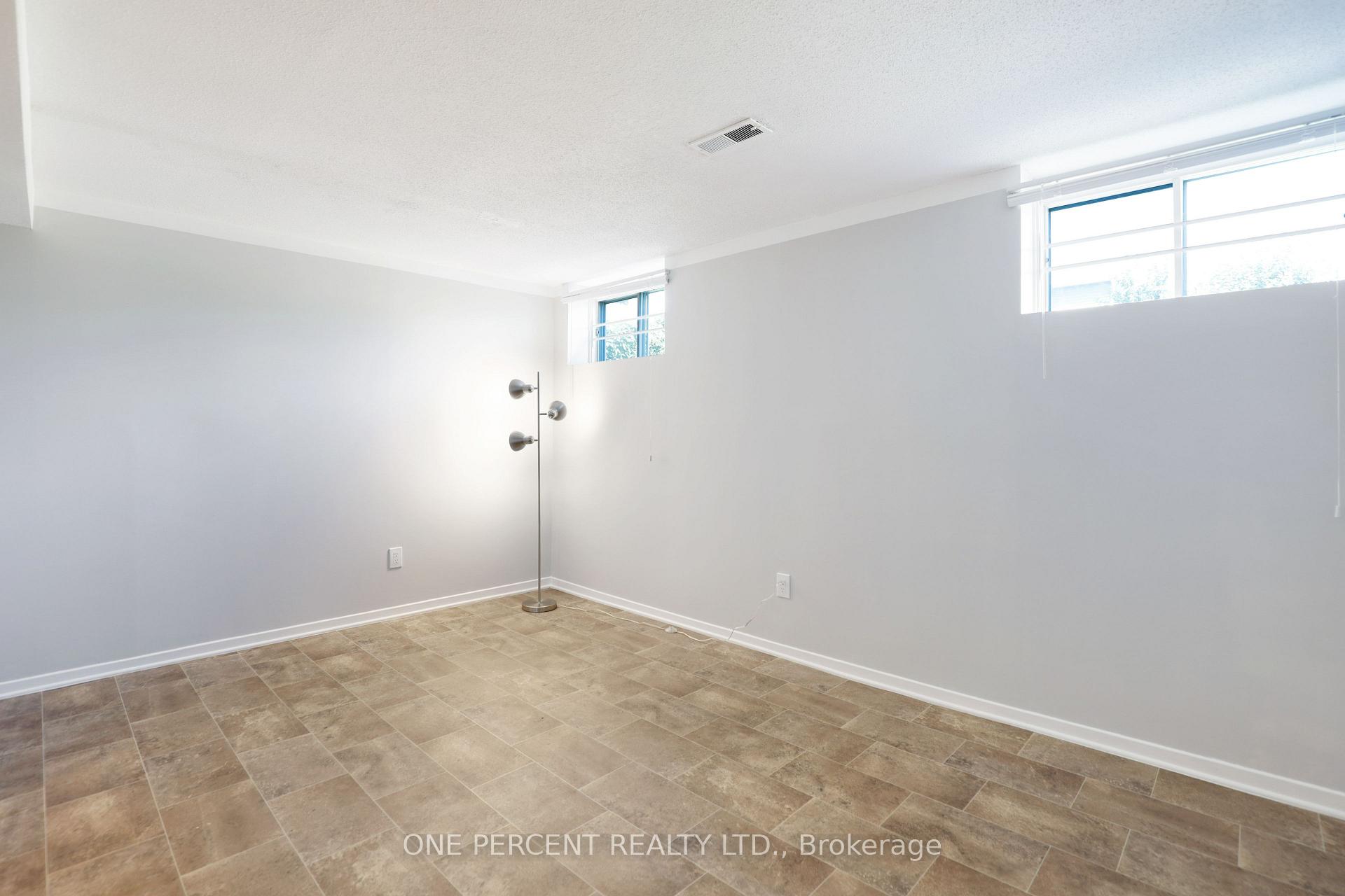 Photo 24 of 1051 Arrowhead Place, Ottawa, Convent Glen — HOMEH