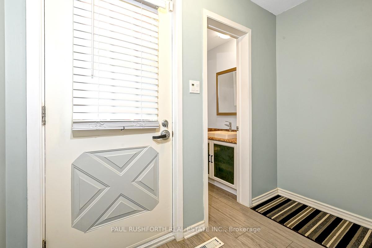 Photo 3 of 1472 Deavy Way, Ottawa, Bilberry Creek/Queenswood Heights — HOMEH