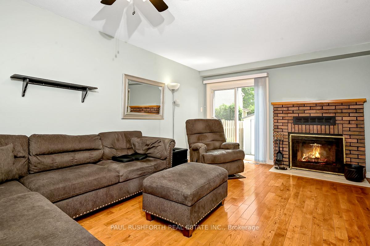 Photo 4 of 1472 Deavy Way, Ottawa, Bilberry Creek/Queenswood Heights — HOMEH