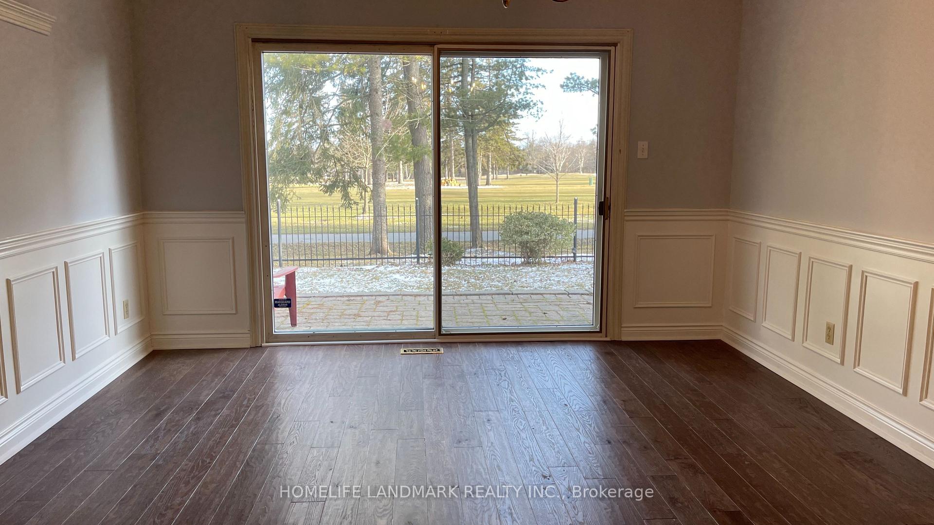 Photo 4 of 29 Apple Orchard Path S, Markham, Royal Orchard — HOMEH